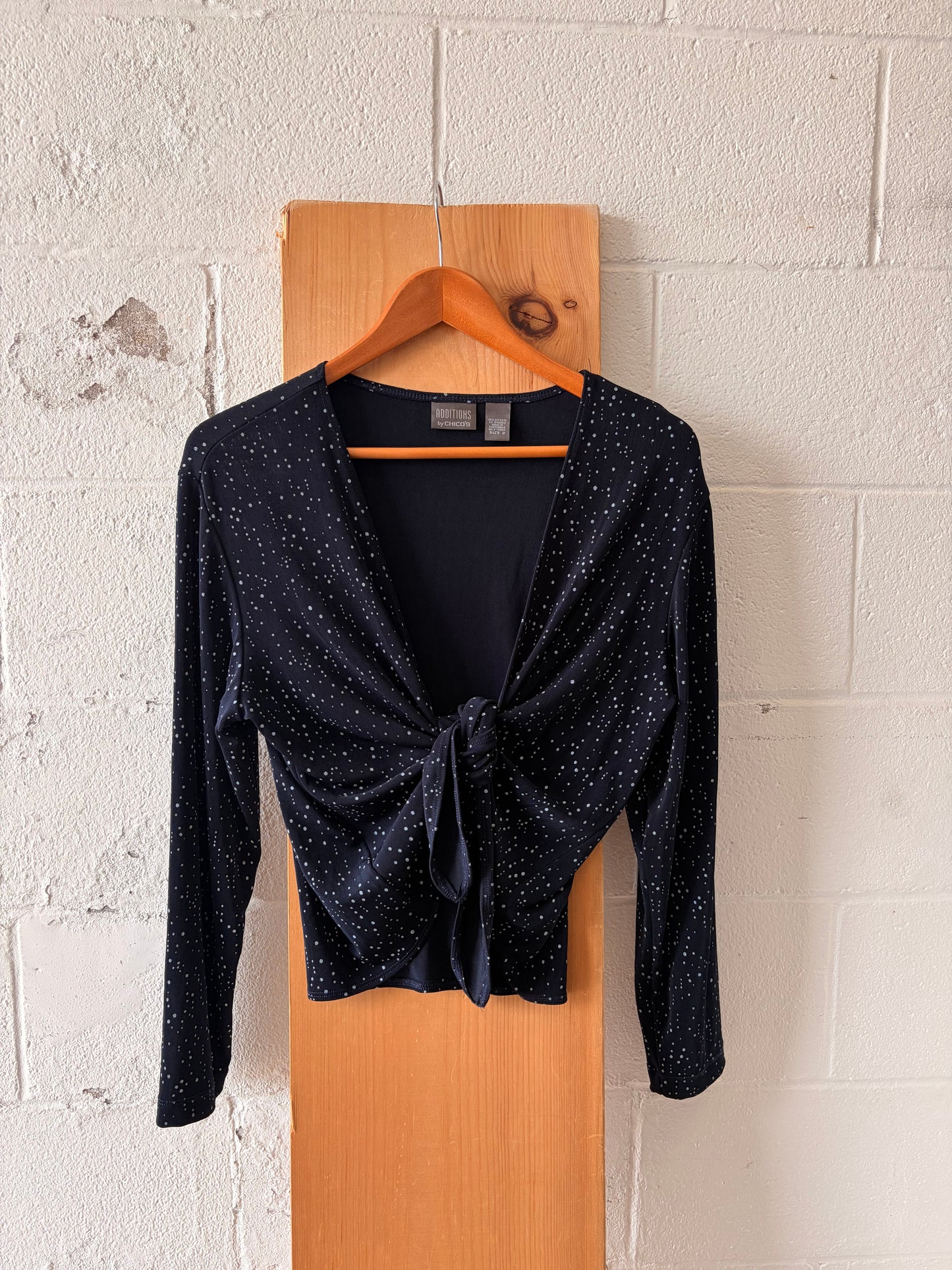 Spotted Navy Tie Top : L