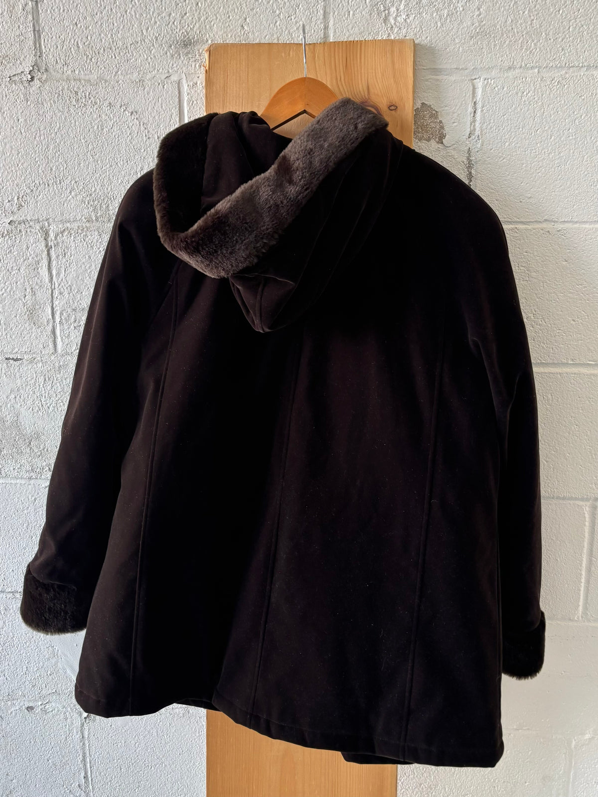 Chocolate Brown Faux Fur Coat : 18/20W (2XL)