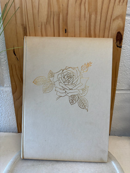 Beautiful Vtg Roses Coffee Table Book