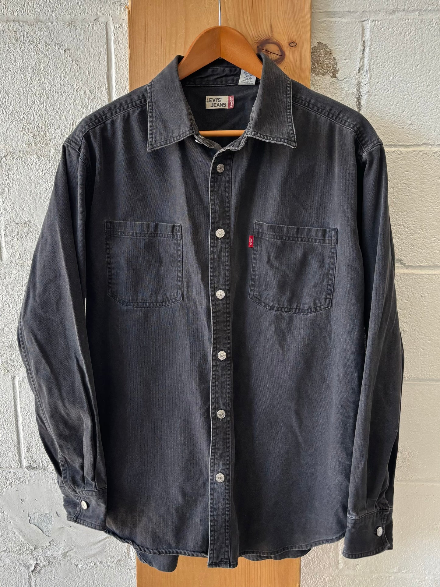 Vtg Levi’s Button Down : L