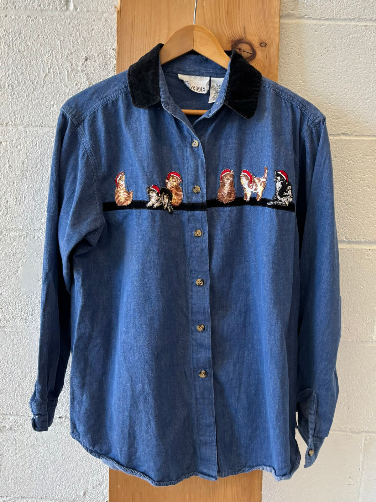 Vtg Denim Santa Cats Button Up : XL
