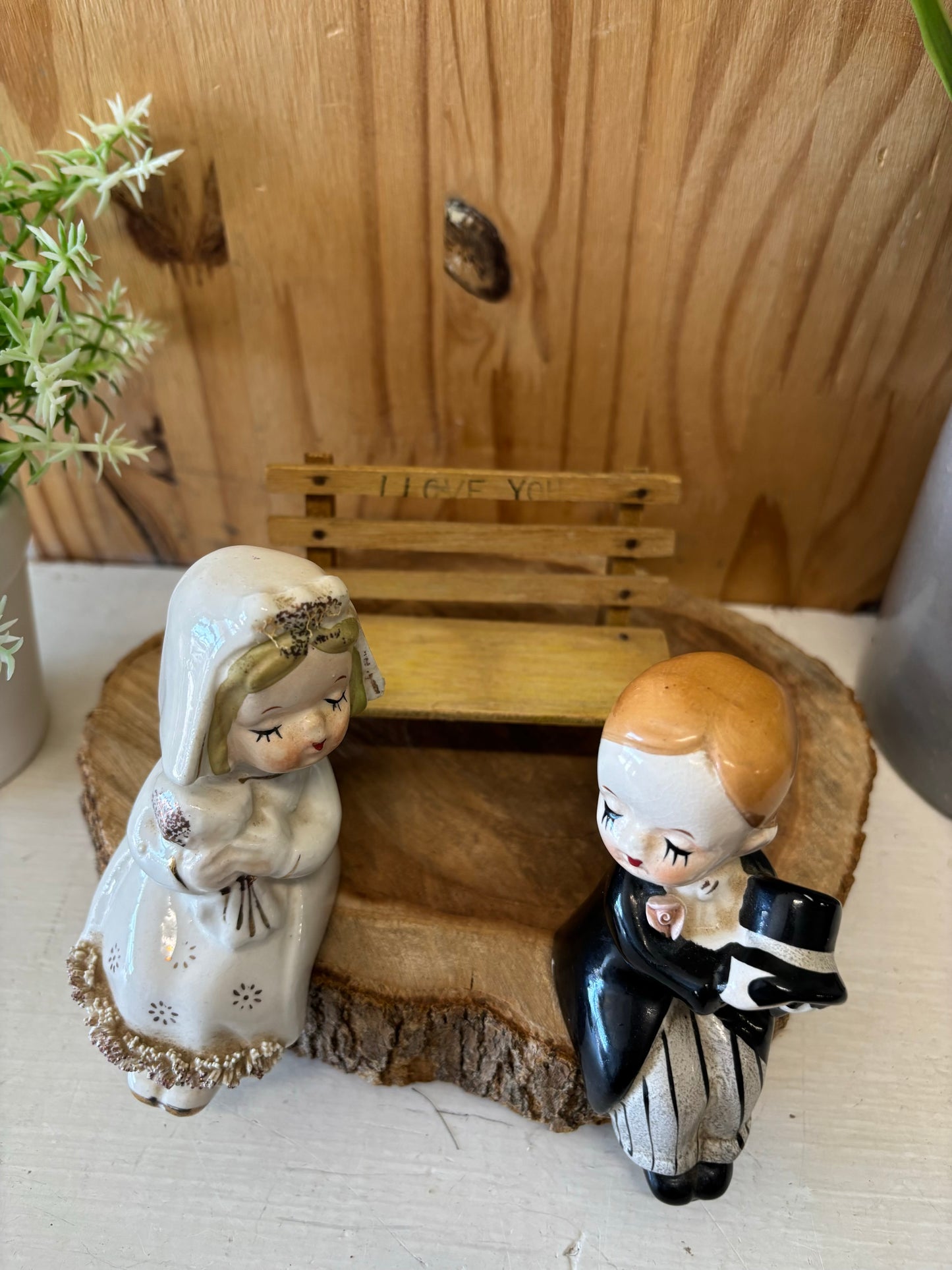 Vtg MCM Ceramic Bride & Groom Salt & Pepper Shakers (Local Pickup Only)