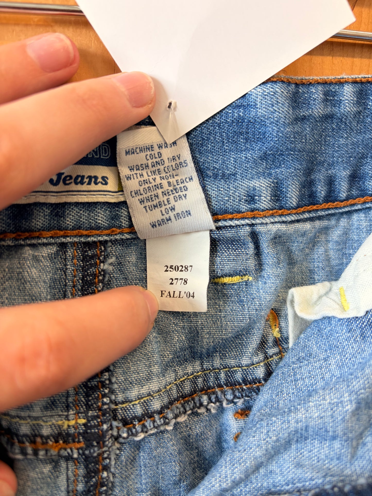 Y2K Low Waisted Denim Skirt : 10