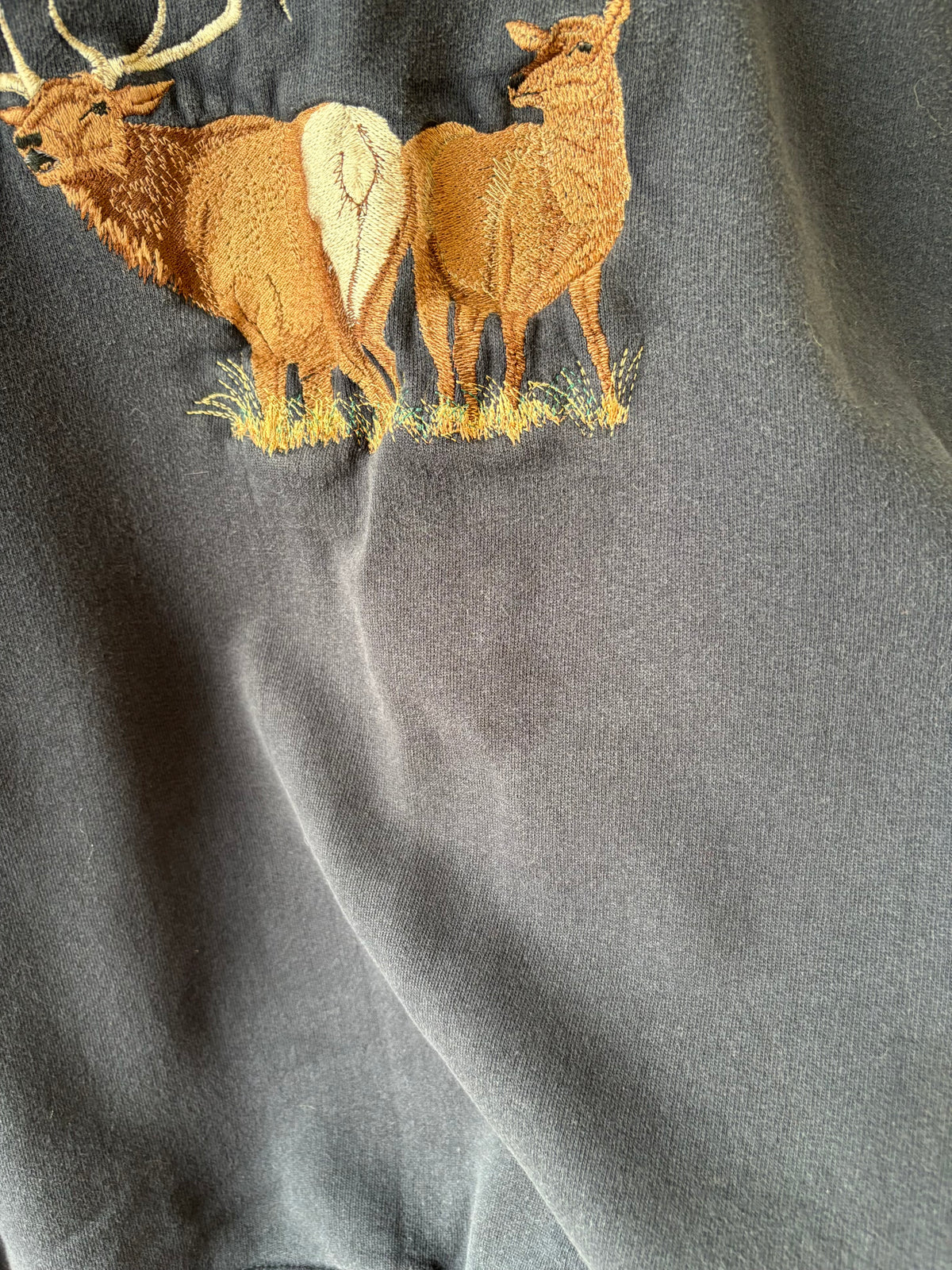 Vtg Deer Embroidered Crew : L