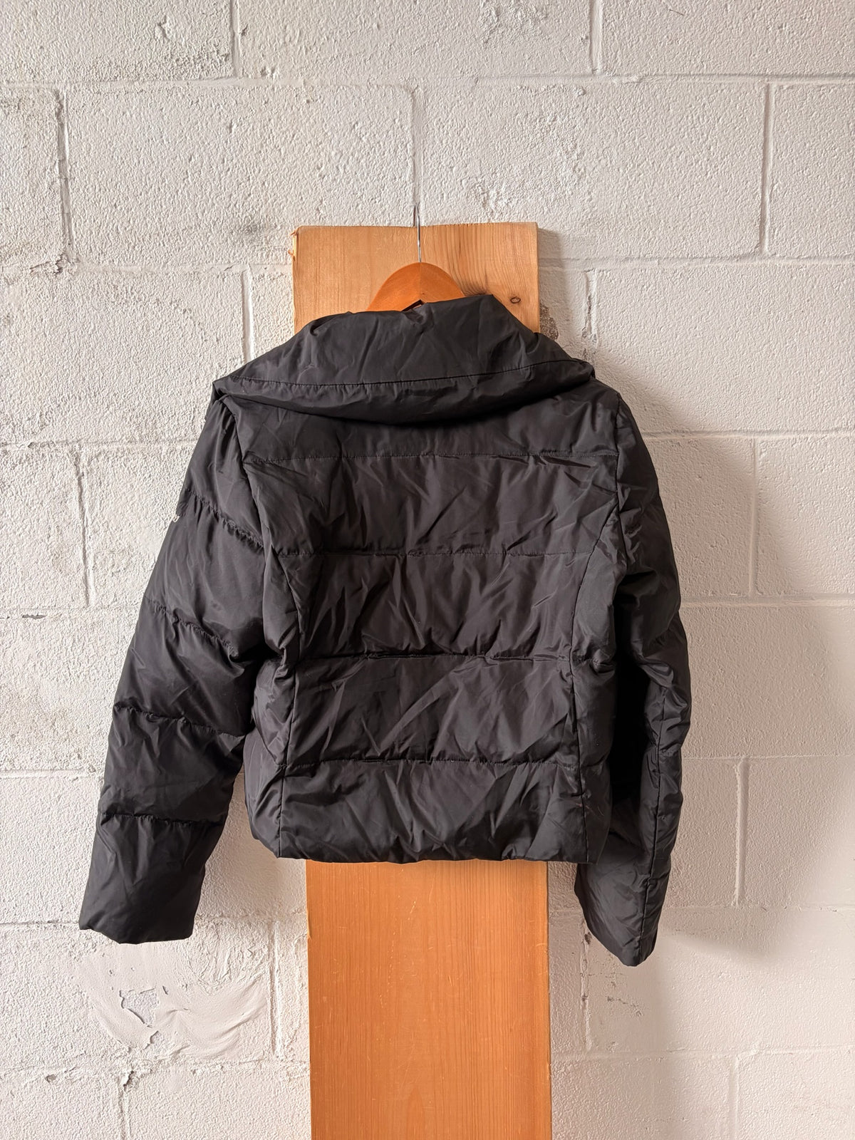 Black Guess Puffer : M