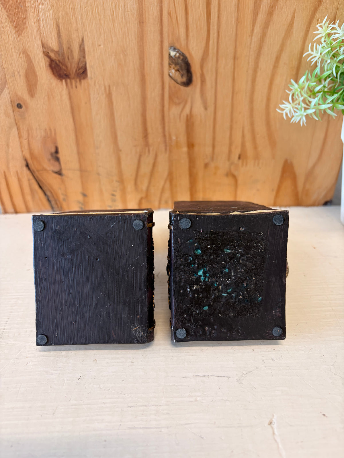 “Words of Love” Book Ends (As Is)