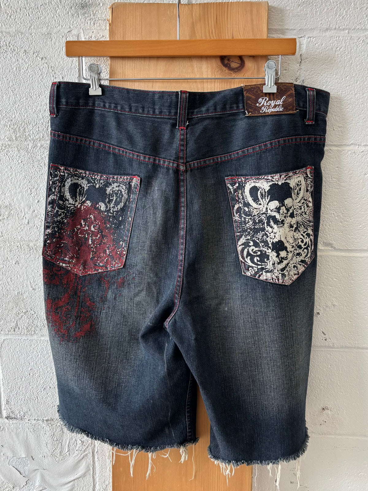 Y2K Royal Republic Cutoff Shorts : 40