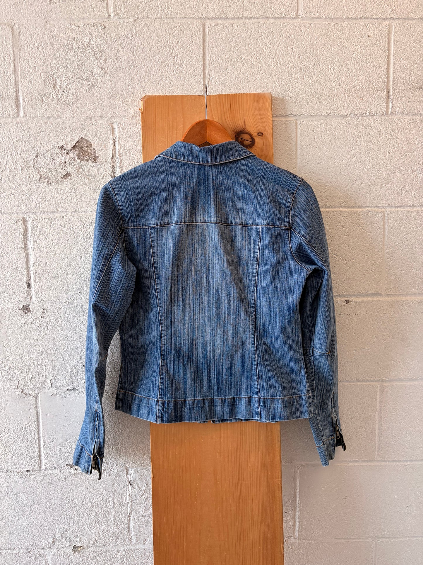 Zip Up Denim Jacket : M/L