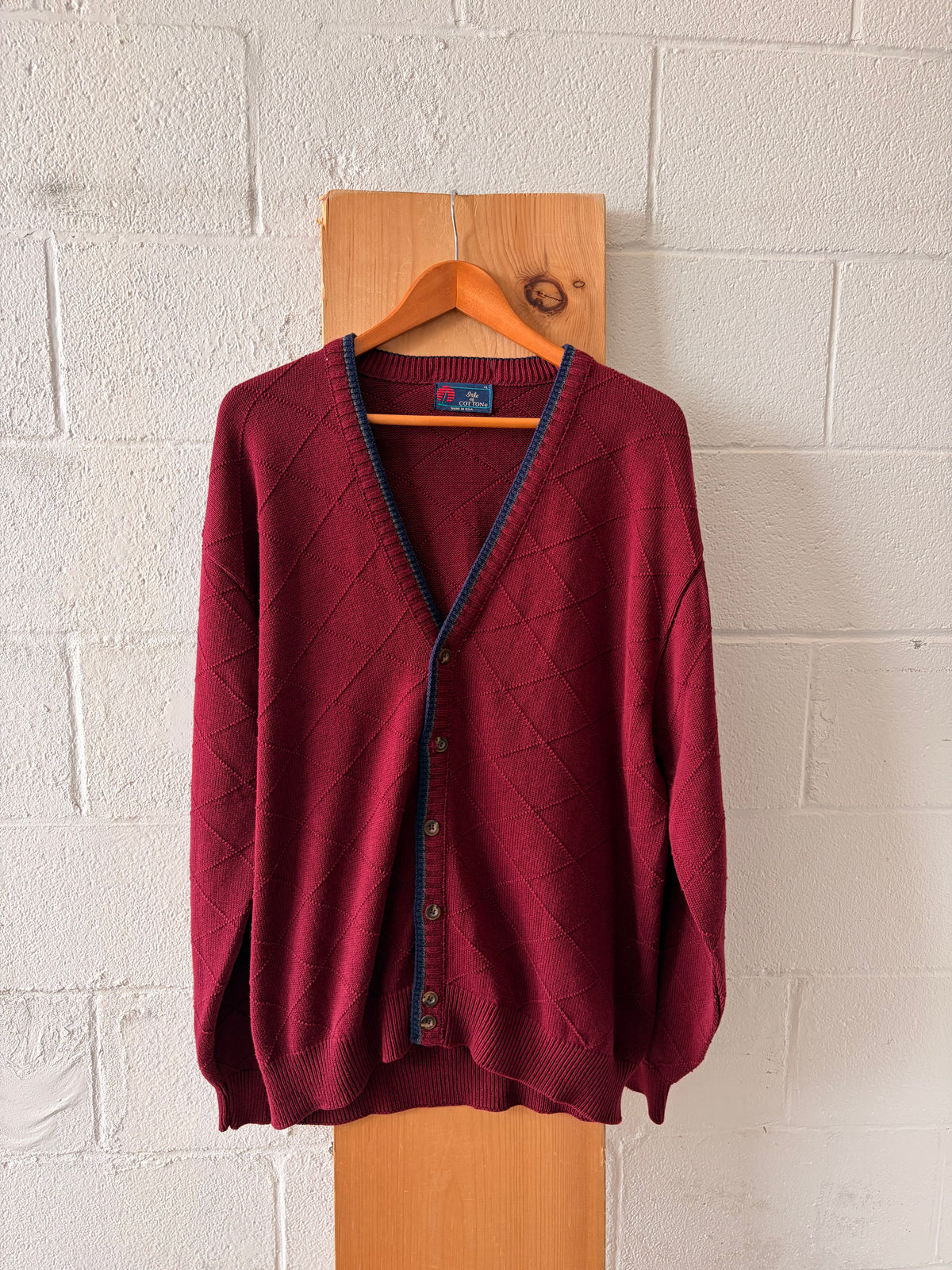Vtg Burgundy V-Neck Cardigan : XL
