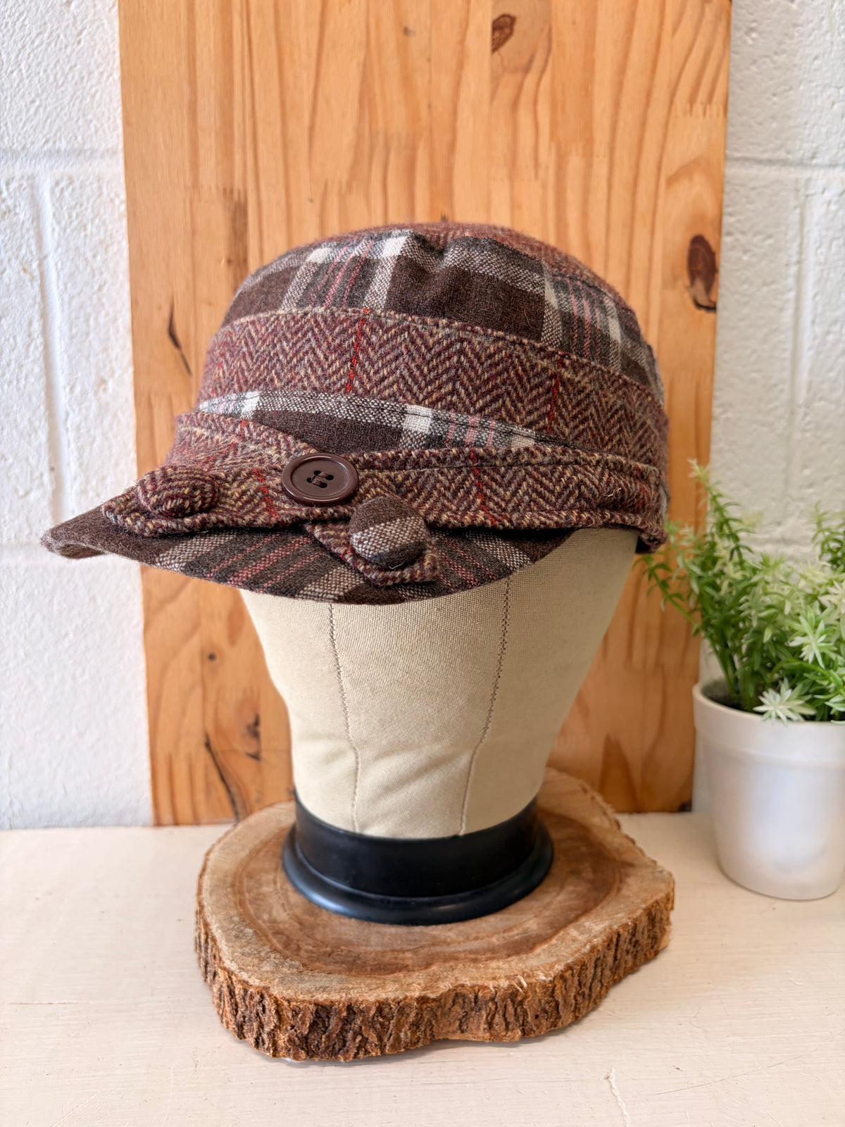 Plaid Brown Newsboy Cap : OS