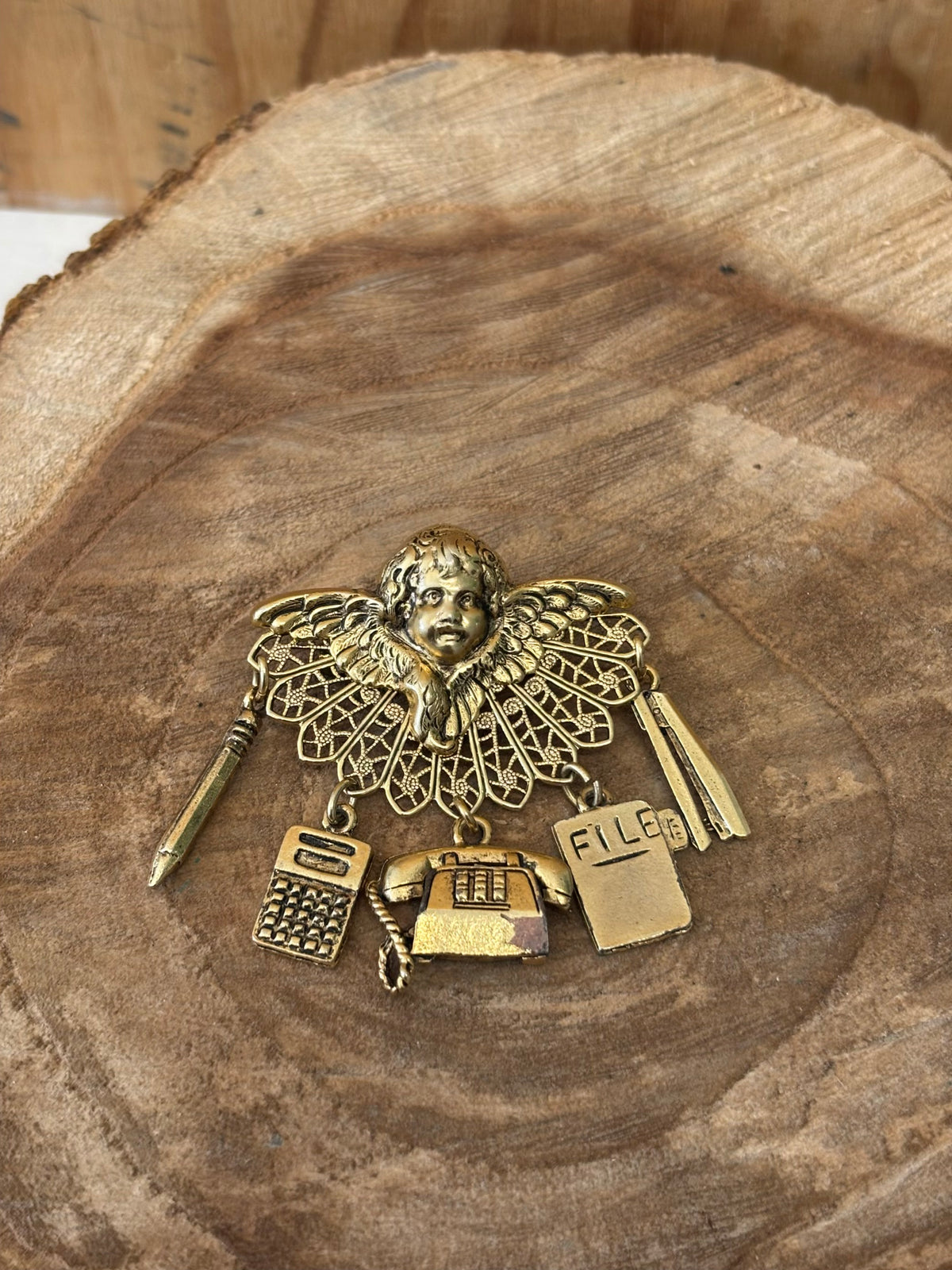 Vtg Gold Tone Cherub Pin