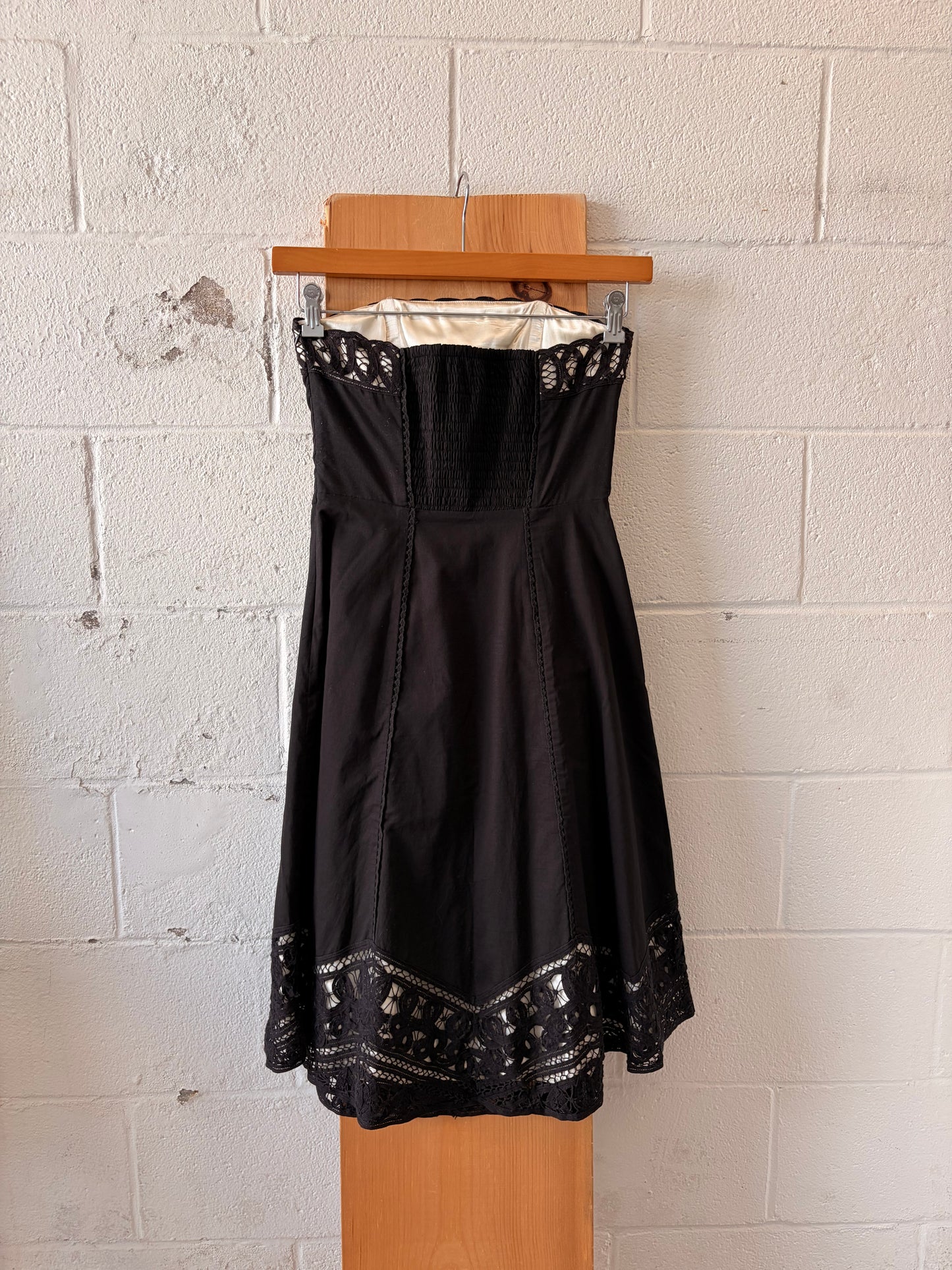 Lace Scalloped Strapless Dress : 2