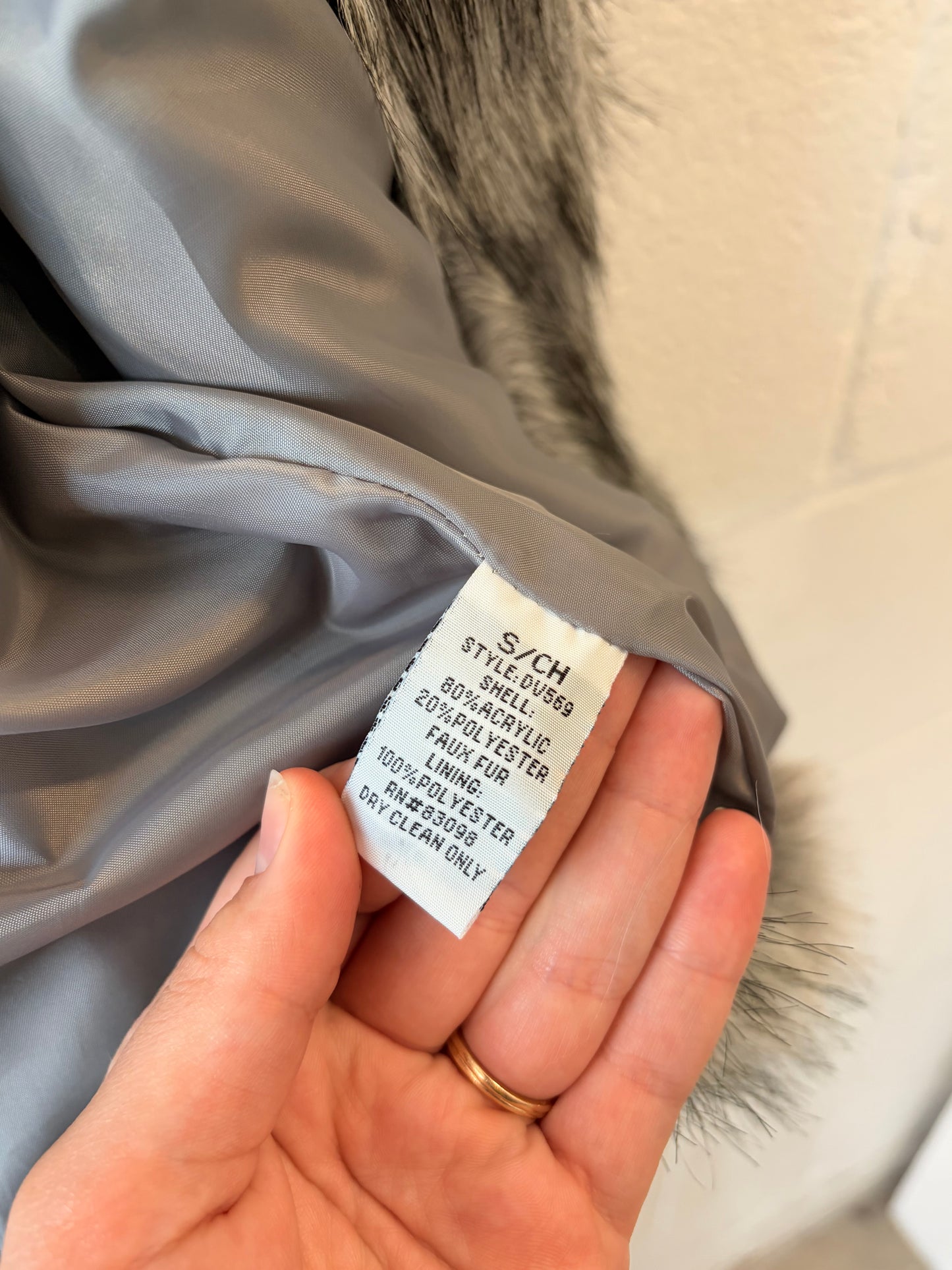 Gray Faux Fur Vest : S