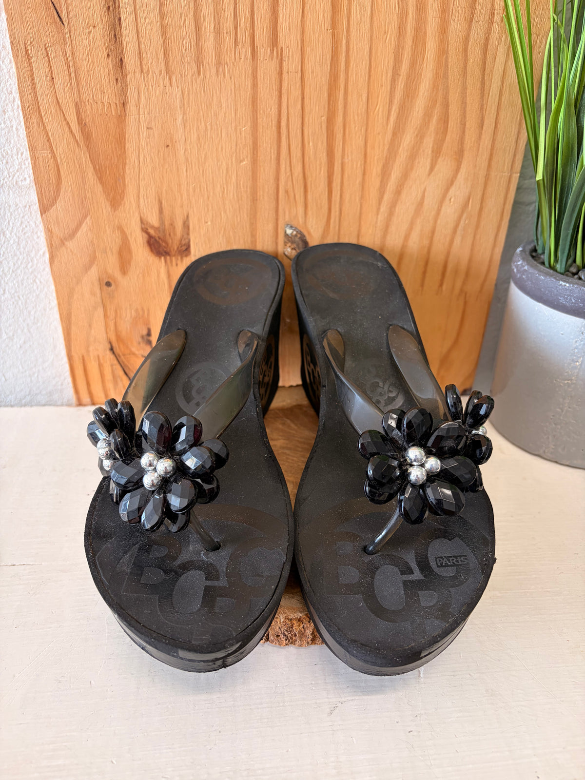 Floral Wedge Sandals : Size 9