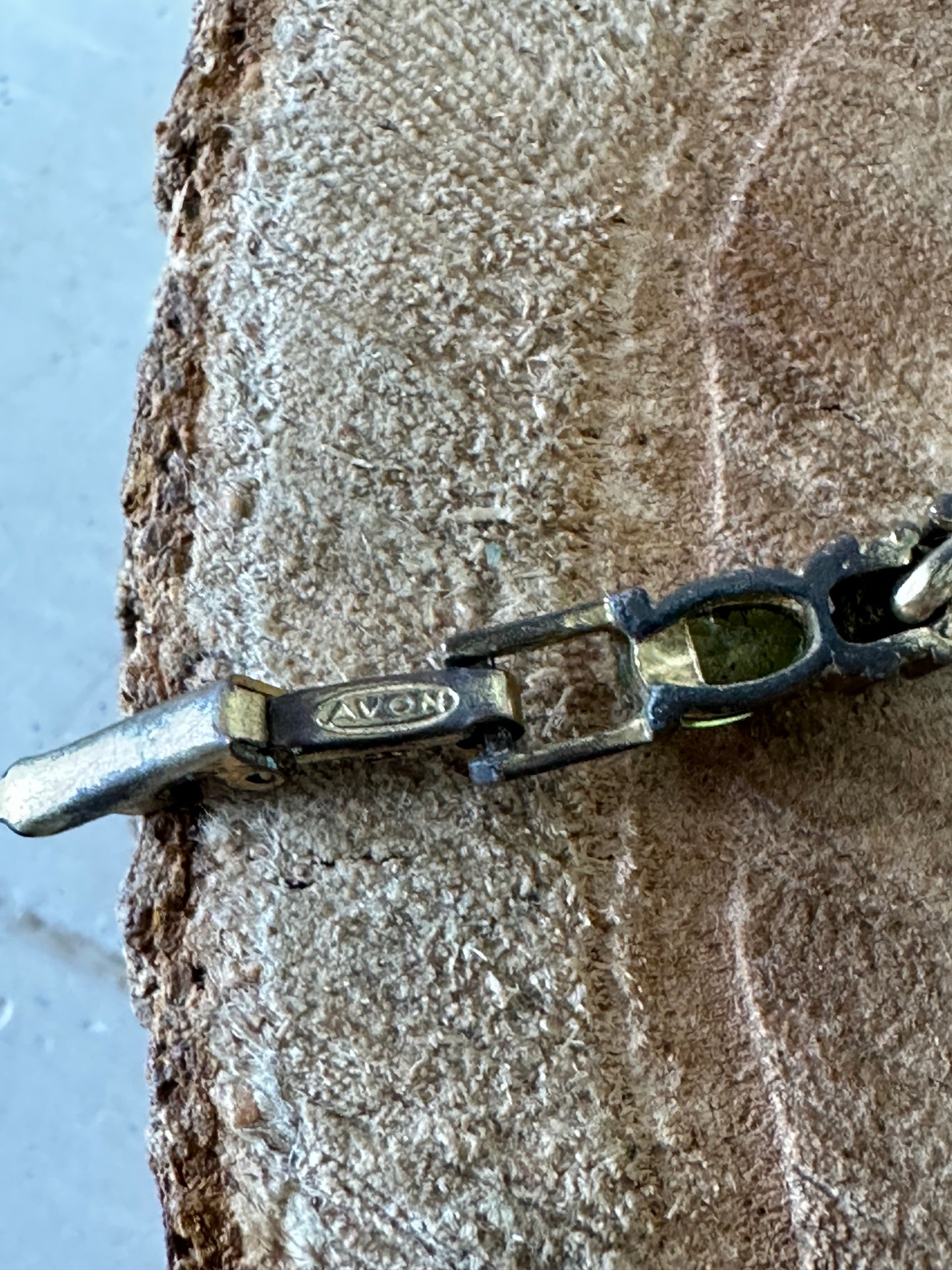 Vtg Avon Green Bracelet with Sizer