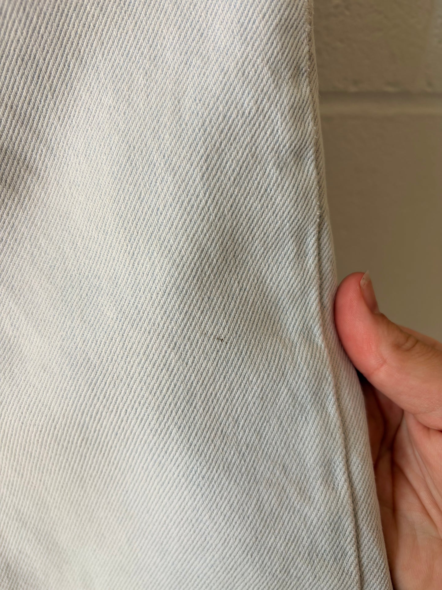 ‘93 Light Wash Levi 550’s : 32