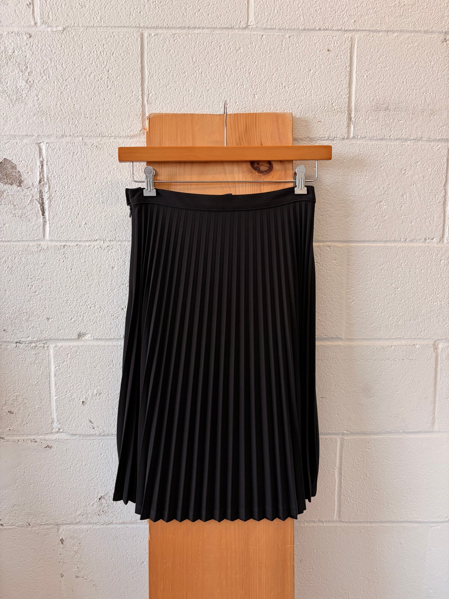 90’s Black Pleated Midi Skirt : S