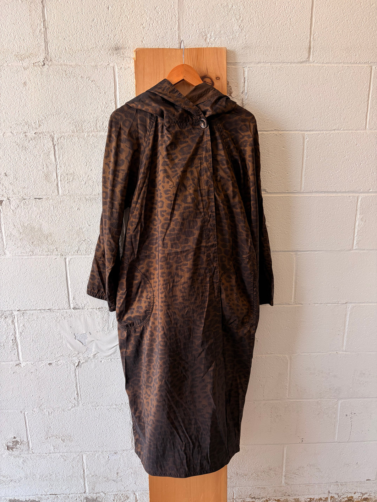 Bag It Bronze Leopard Raincoat : S