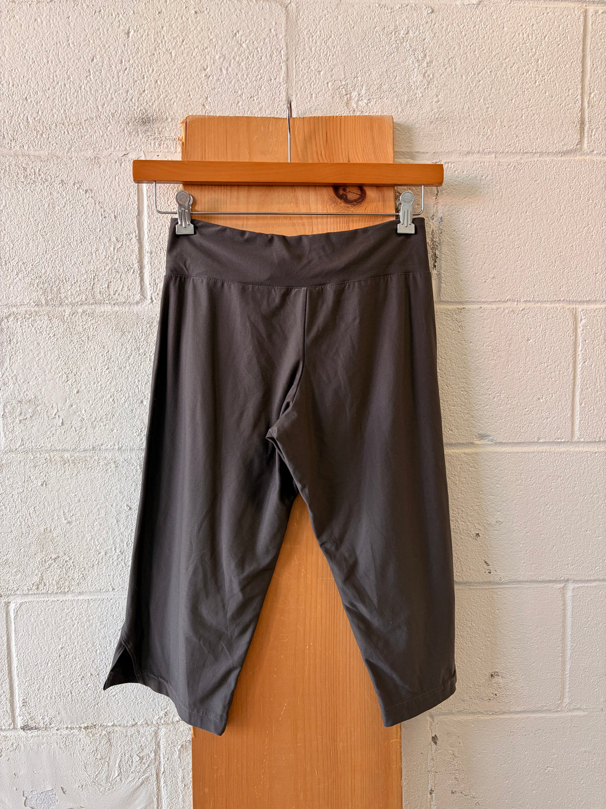 Cropped Nike Athletic Capris : S
