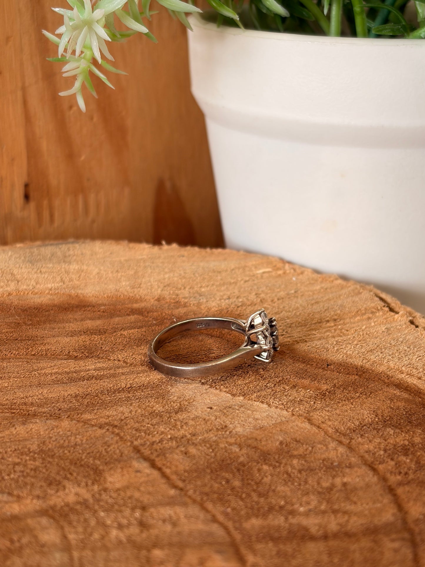 925 Silver Floral Ring : Size 6.75