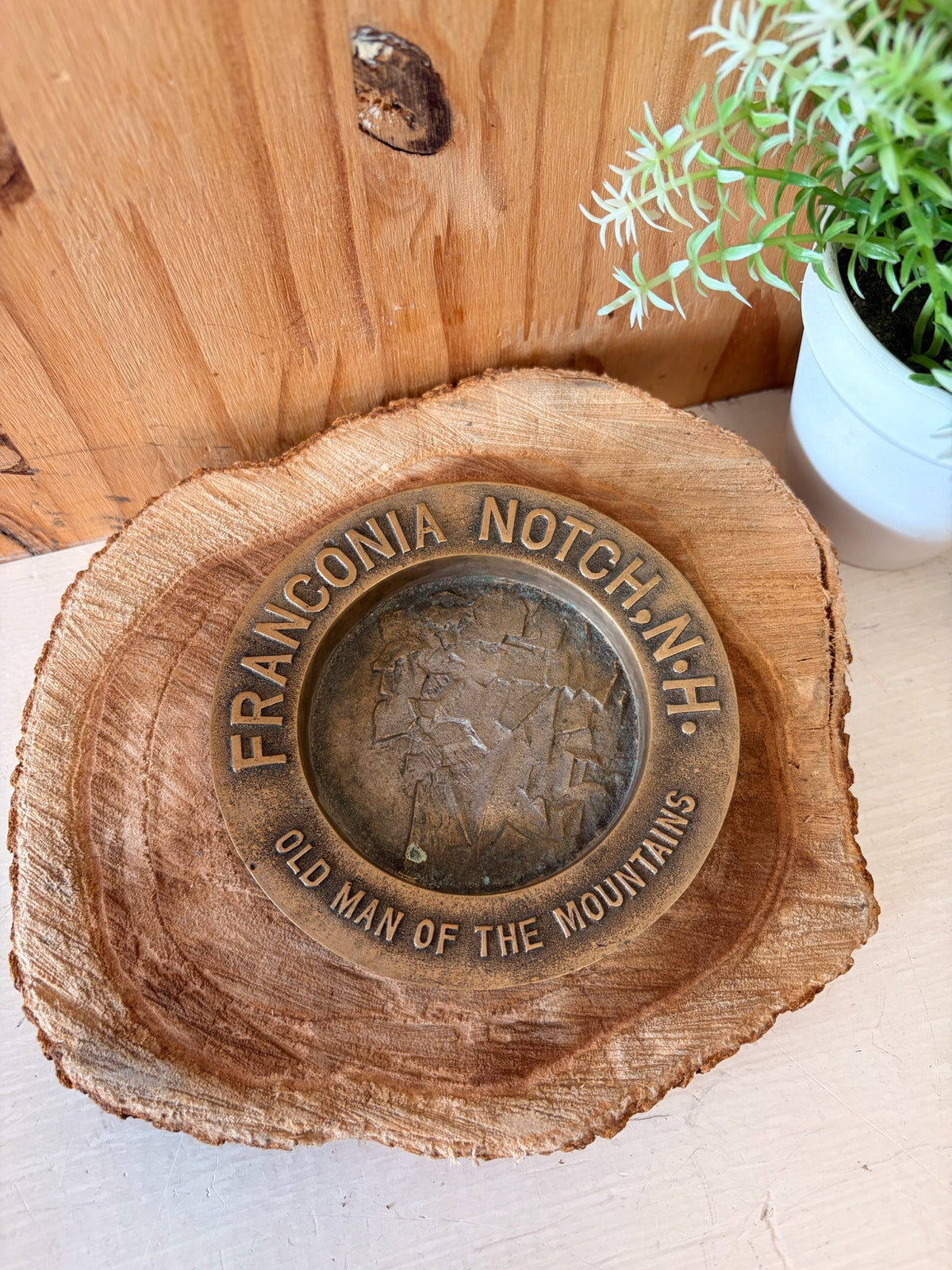Vtg Metal NH Souvenir Change Dish