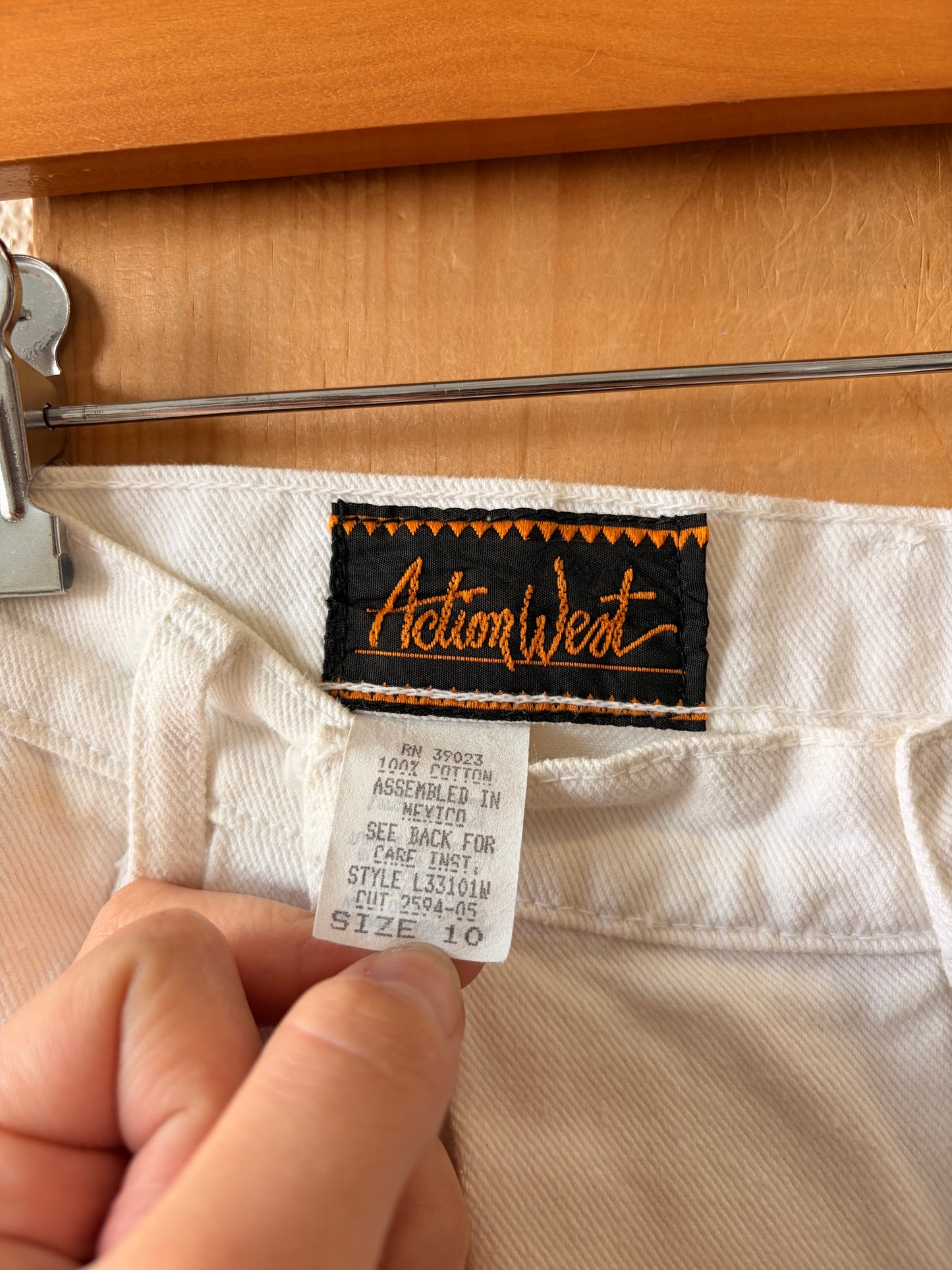 Vtg White High Waisted Shorts : 10