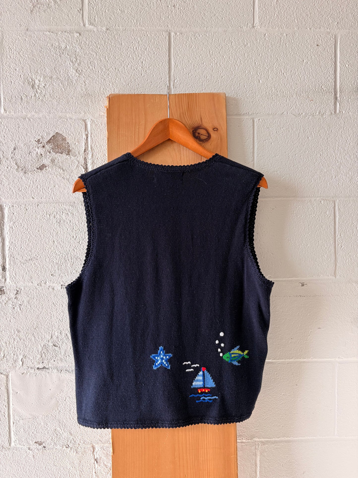 Vtg Coastal Embroidered Sweater Vest : M