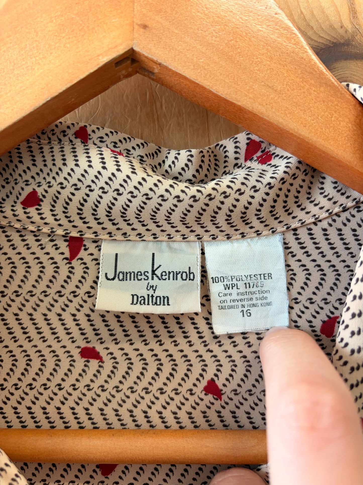 Vtg Black & Red Patterned Blouse : 16