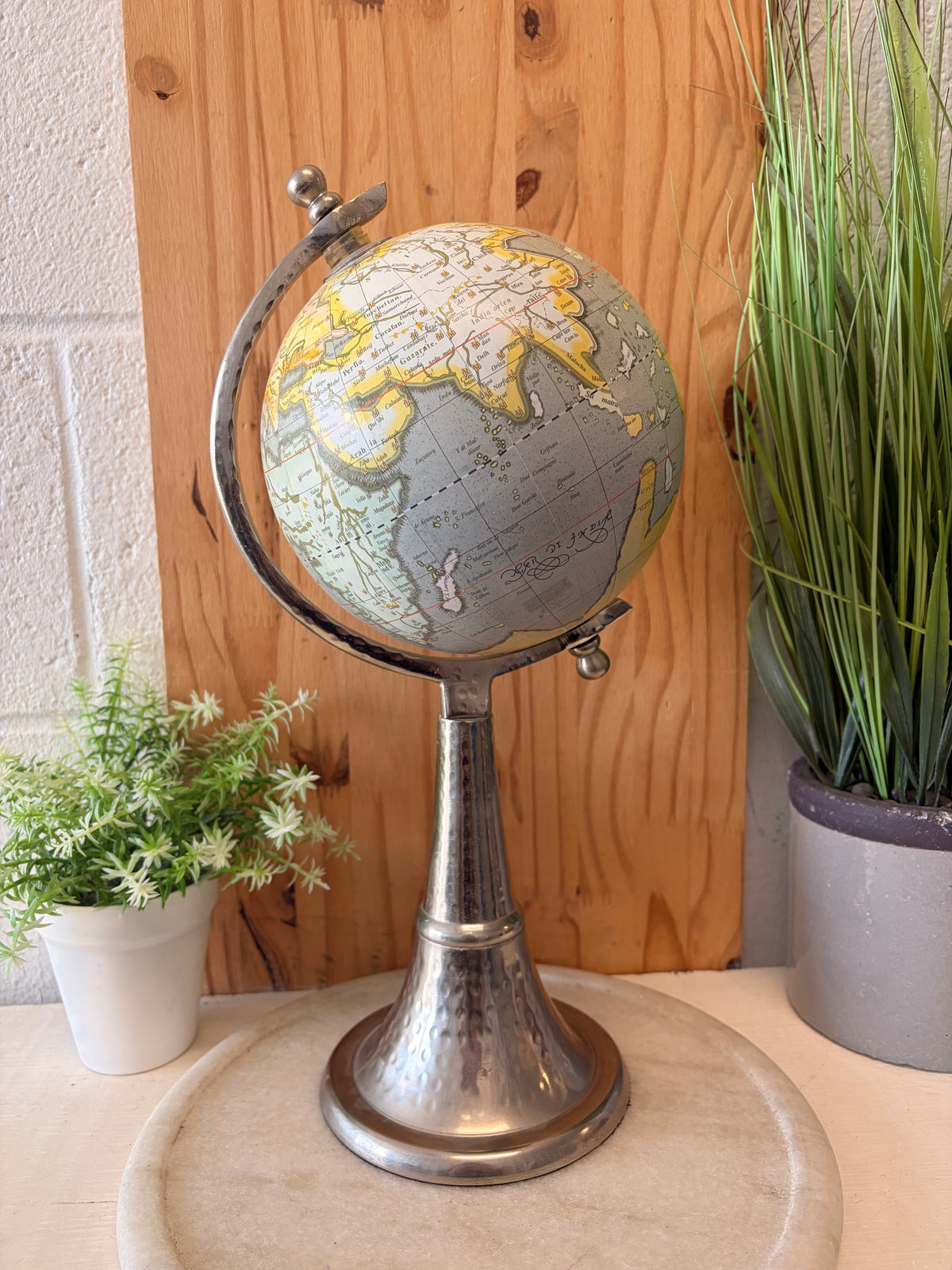 Tabletop World Globe (Local Pick Uo Only)