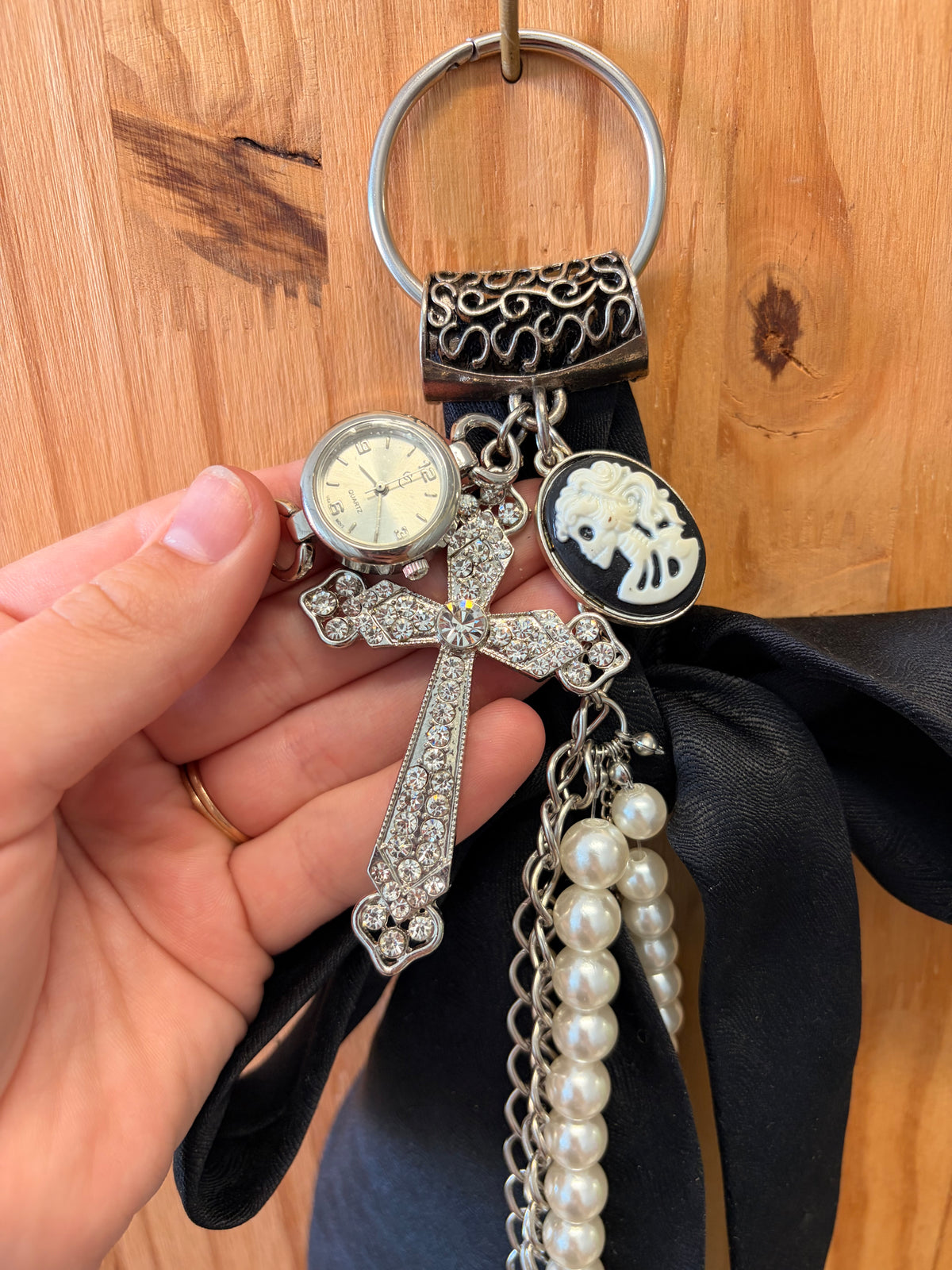WHSE479 Original Beaded Bow Bag Charm
