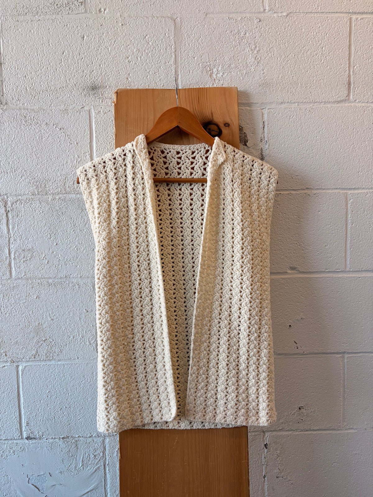 Cream Open Knit Sweater Vest : M