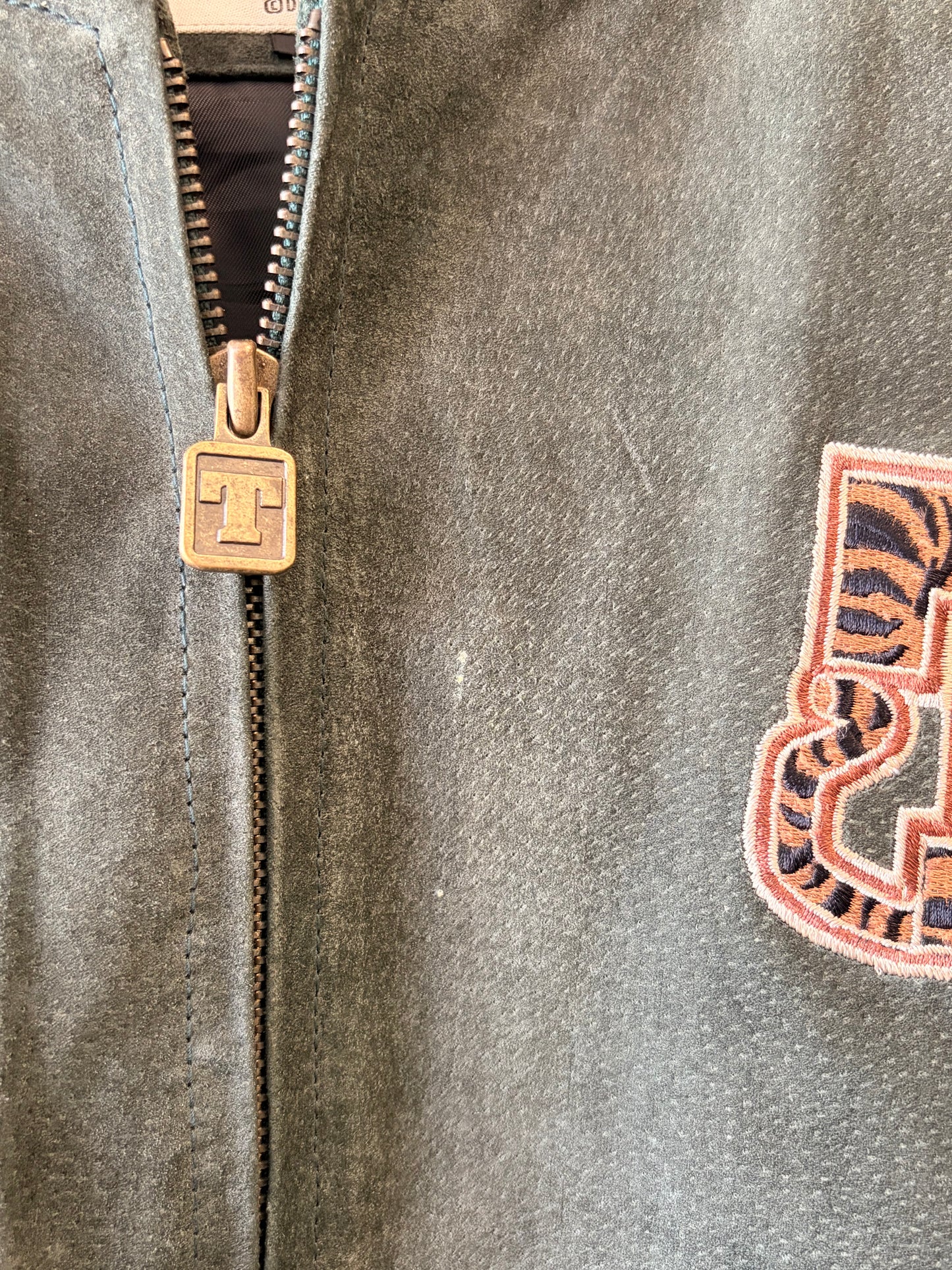 Vtg Tigger Leather Bomber Jacket : L (Local Pick Up Only)