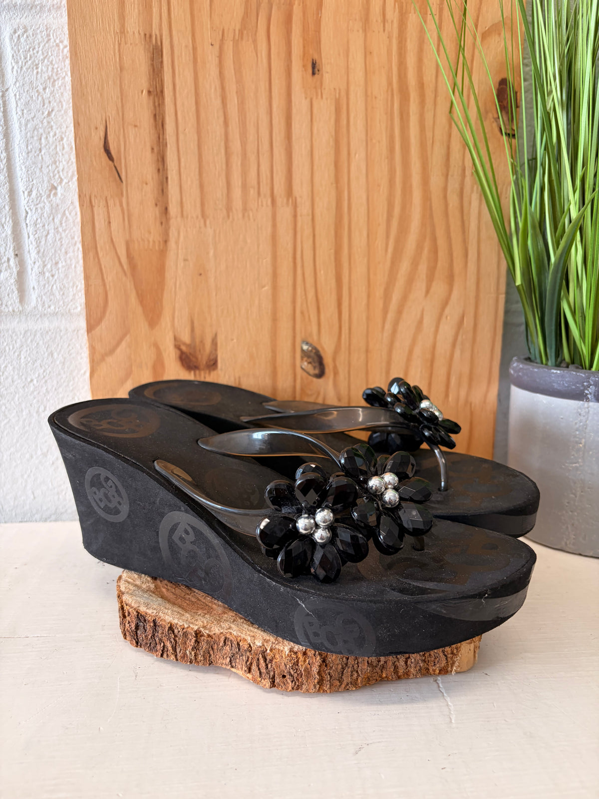 Floral Wedge Sandals : Size 9