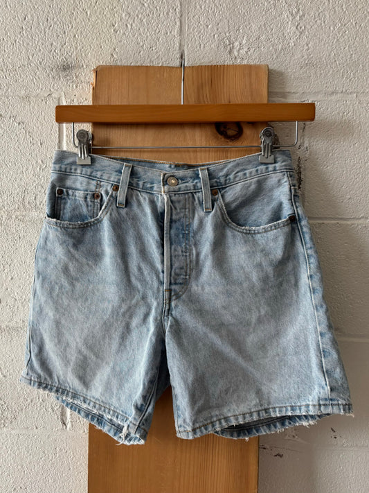 Levi’s 501 Shorts : 30” W