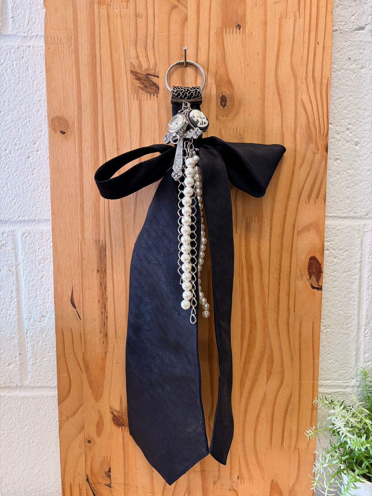WHSE479 Original Beaded Bow Bag Charm