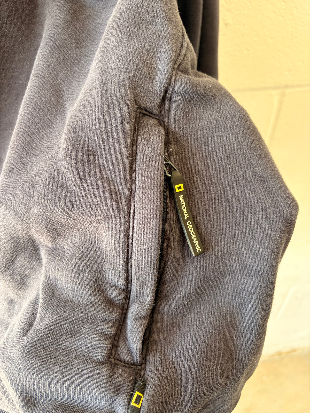 ‘04 National Geographic Hooded Quarter Zip : XL