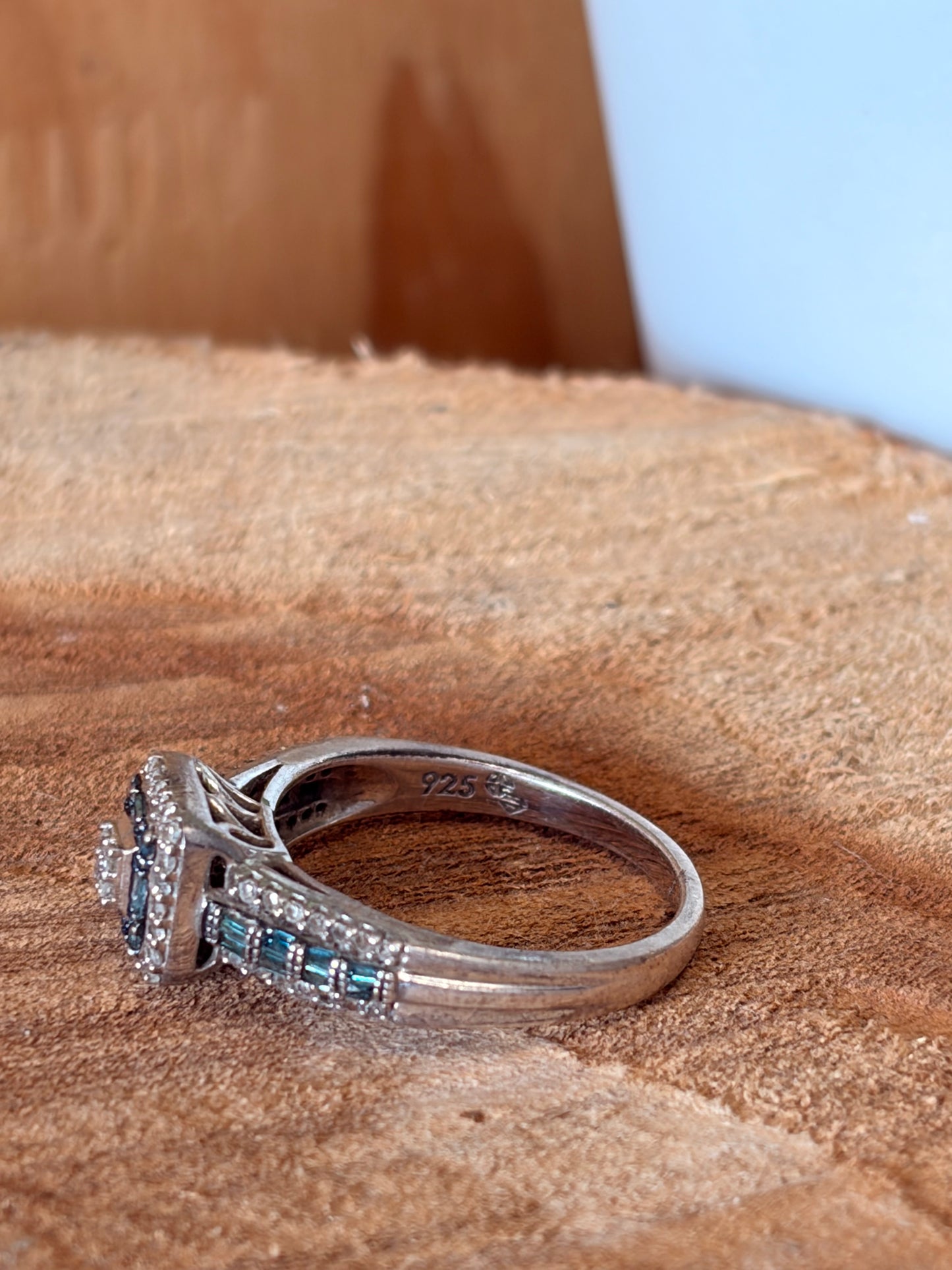 925 Sterling Teal Stone Detailed Ring : Size 6.75