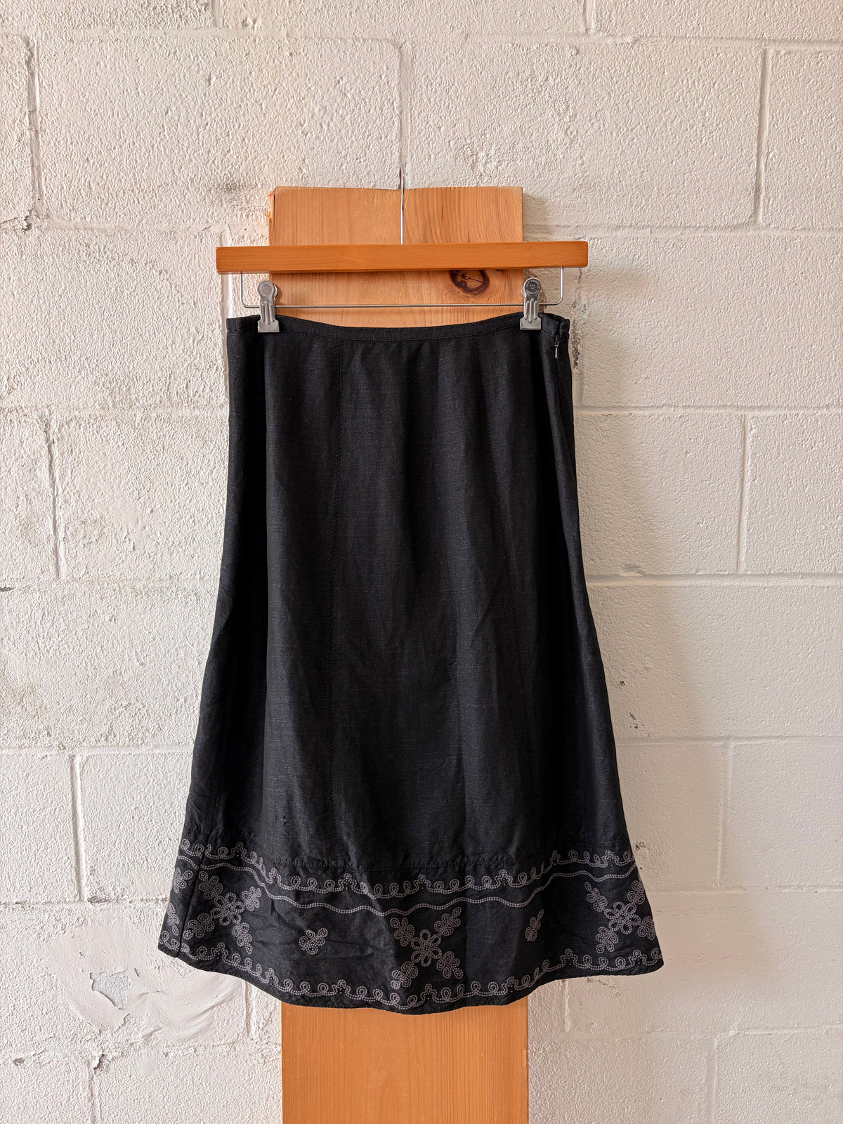 Embroidered Hem Skirt : 10