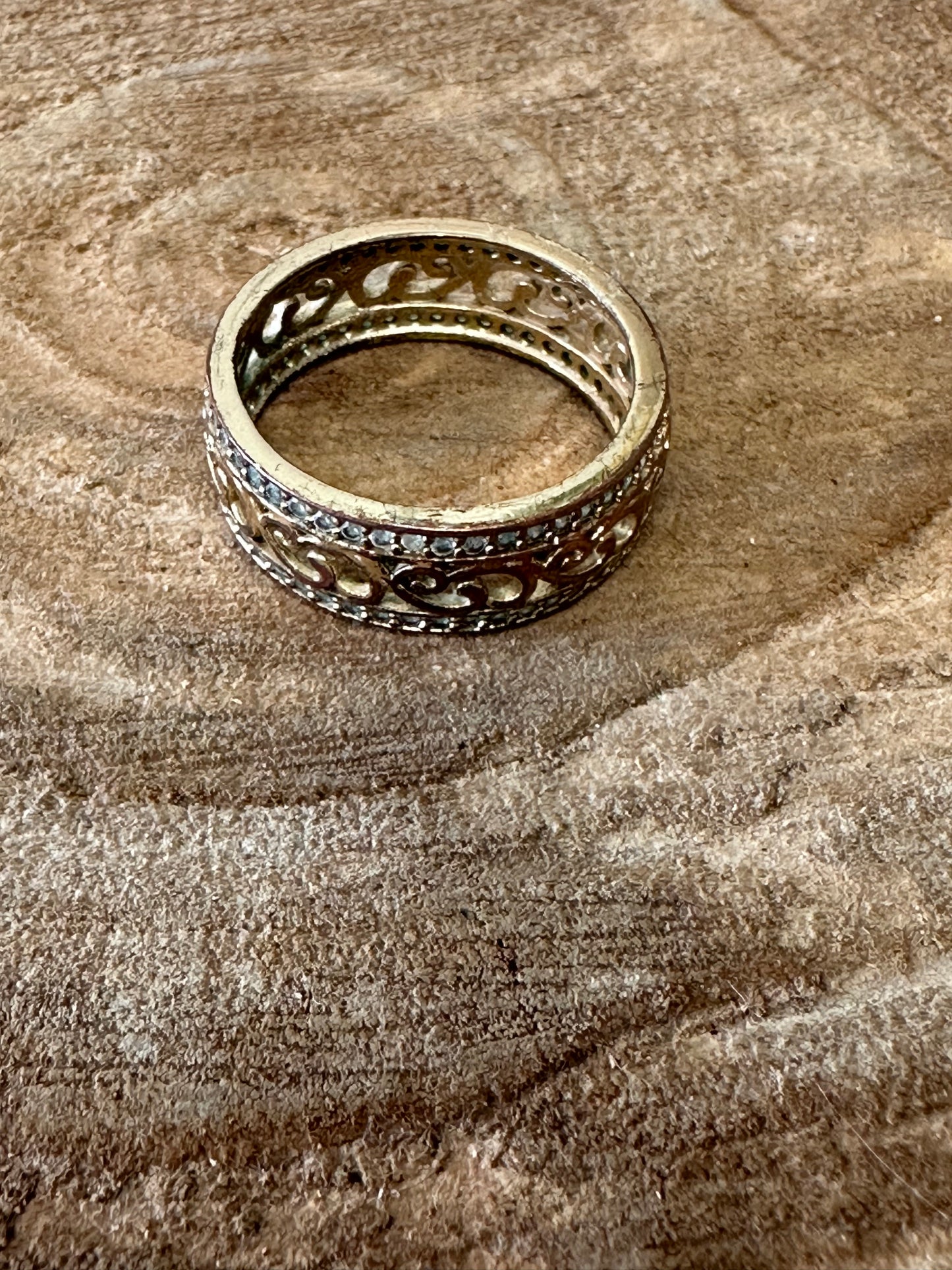 Two Tone Scroll Ring : 8