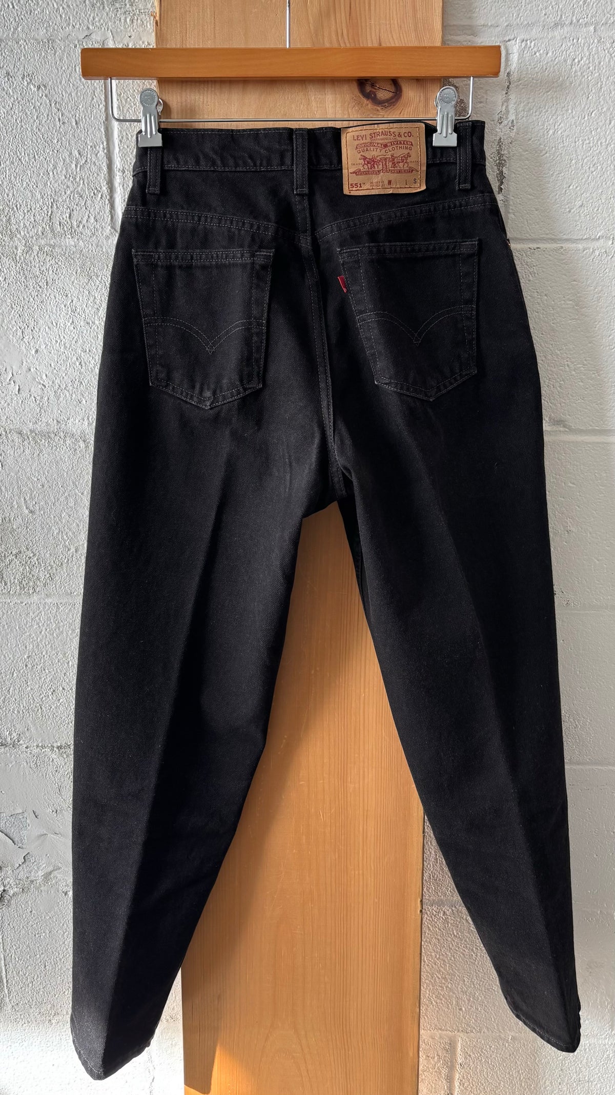 Vtg ‘96 551 Black Levi’s : 8 Short