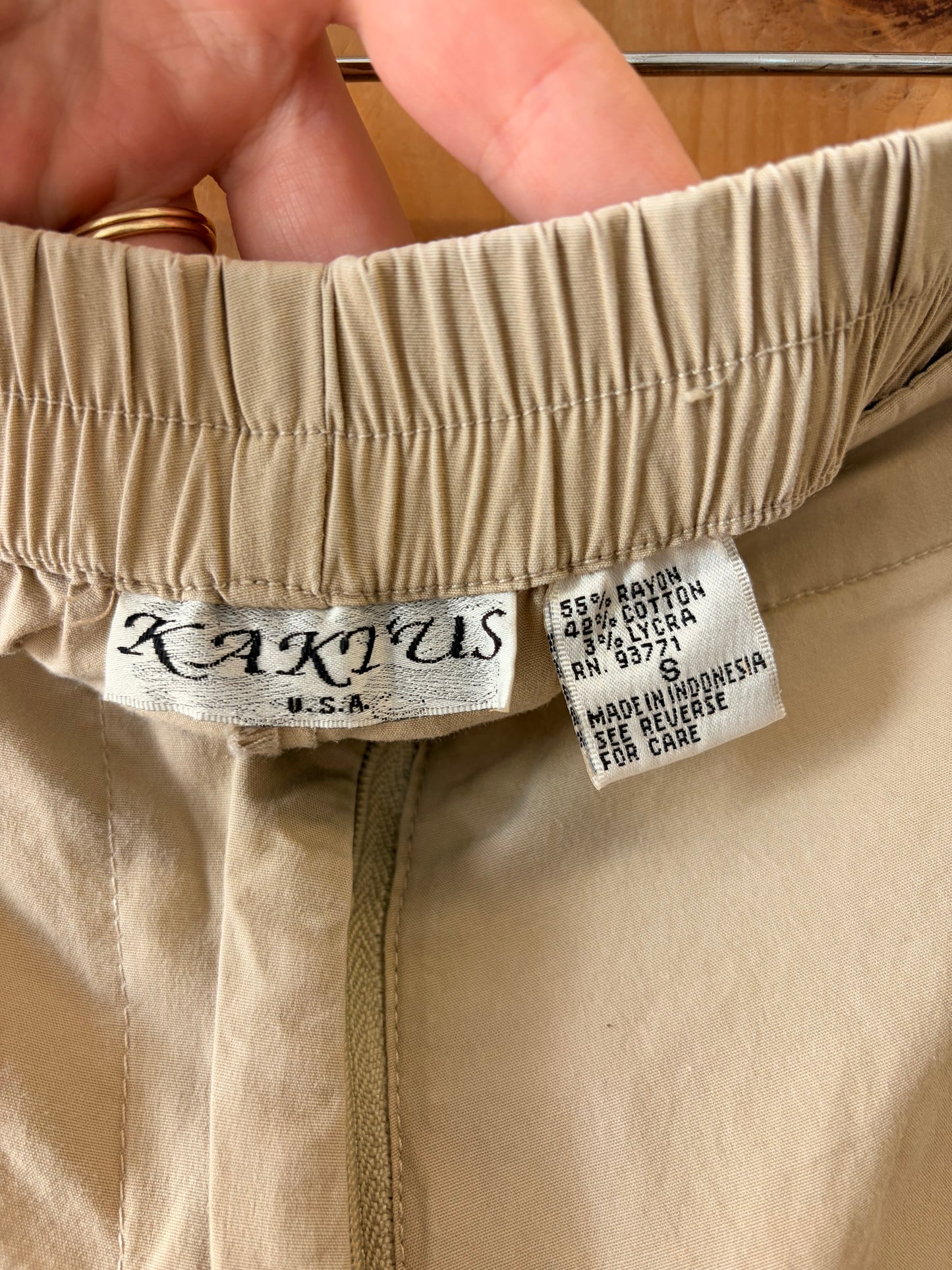 Khaki Cargo Capris : S