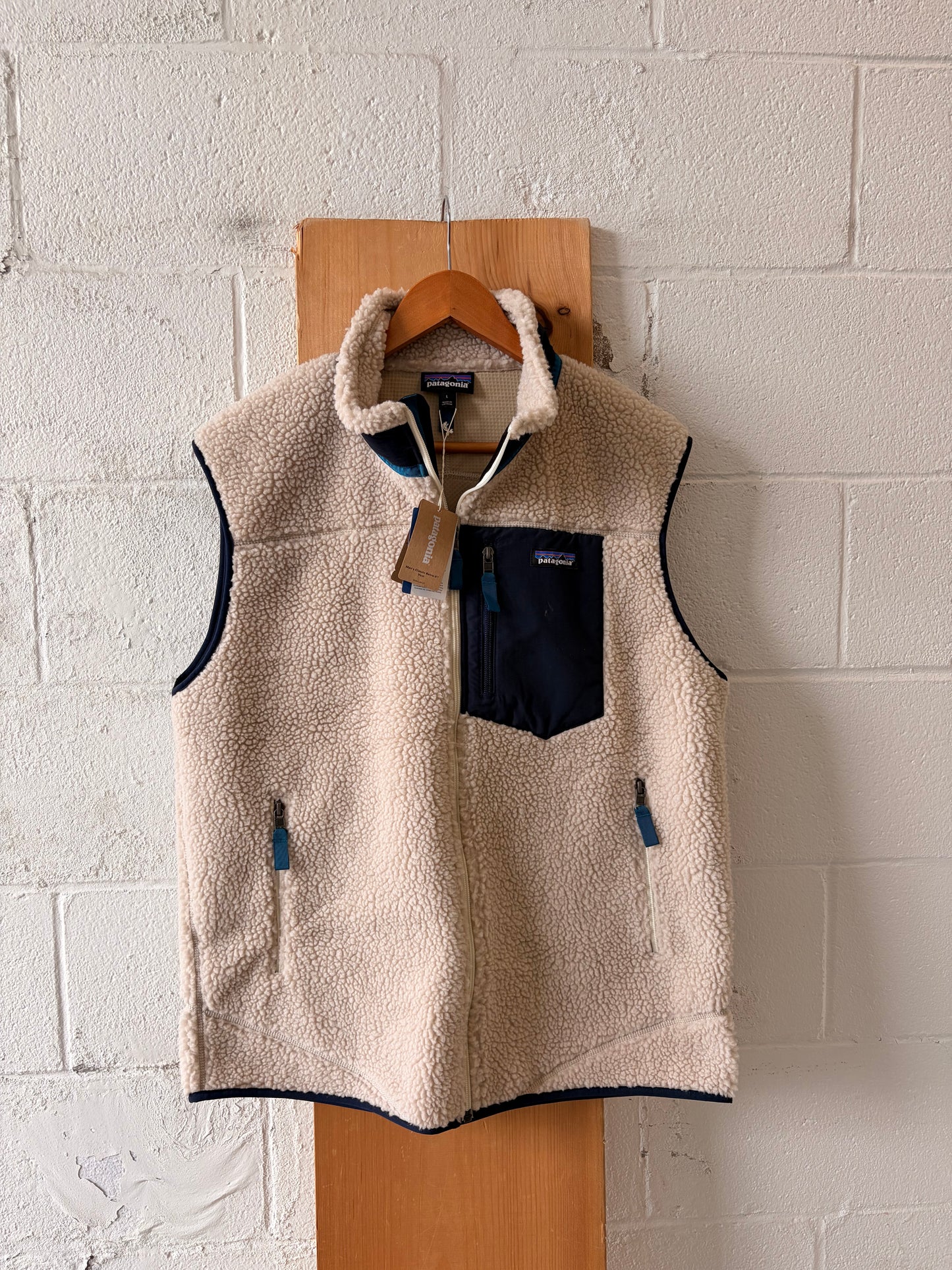 NWT Patagonia Sherpa Vest : L