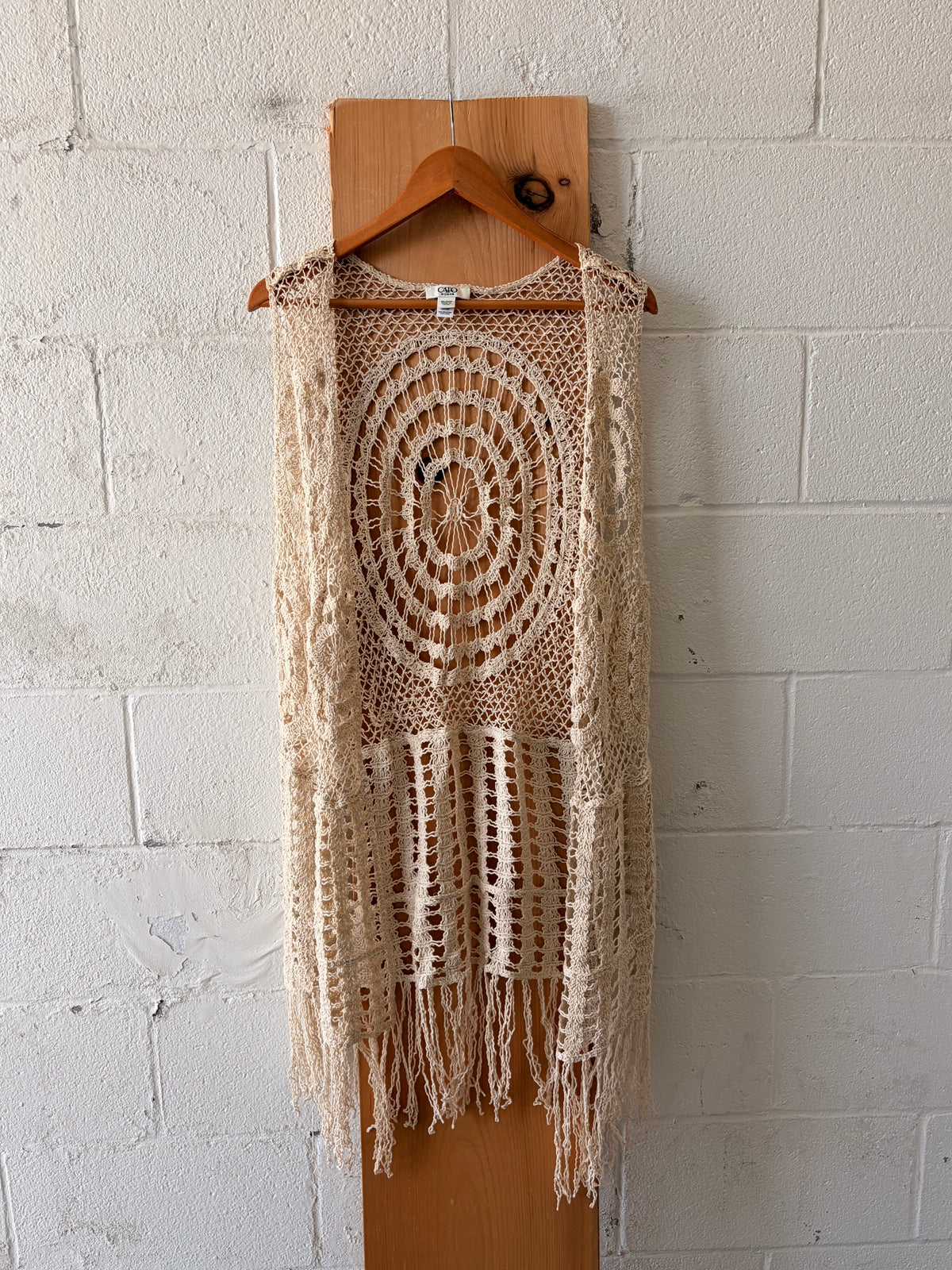 Crochet Fringe Cardigan : 22/24W