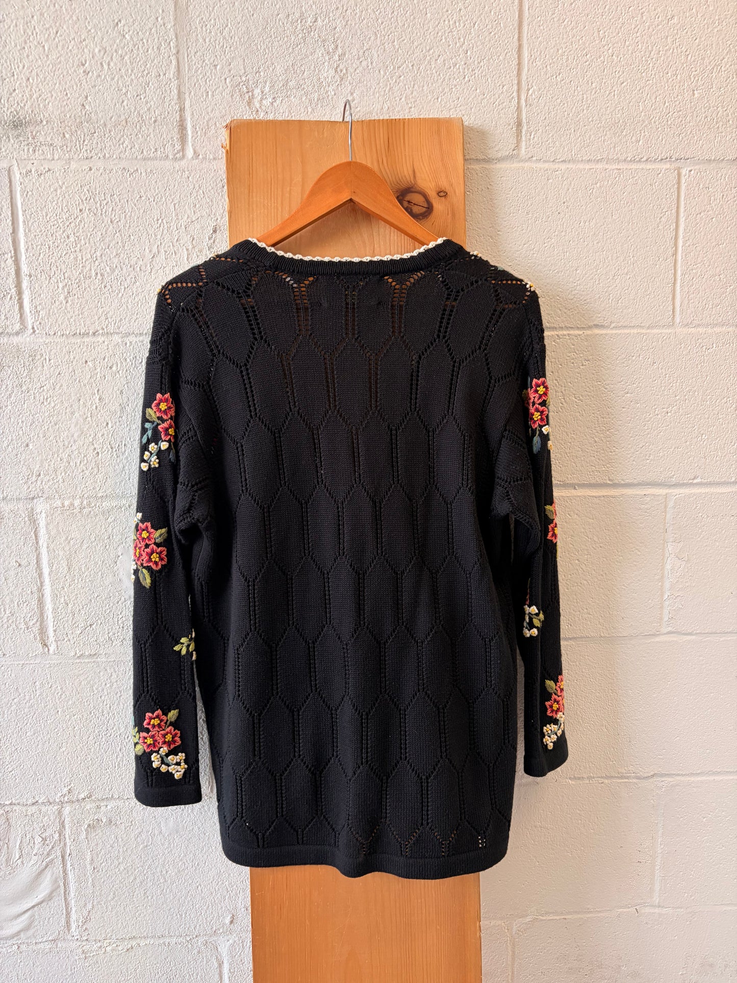 Floral Embroidered Black Cardigan : M