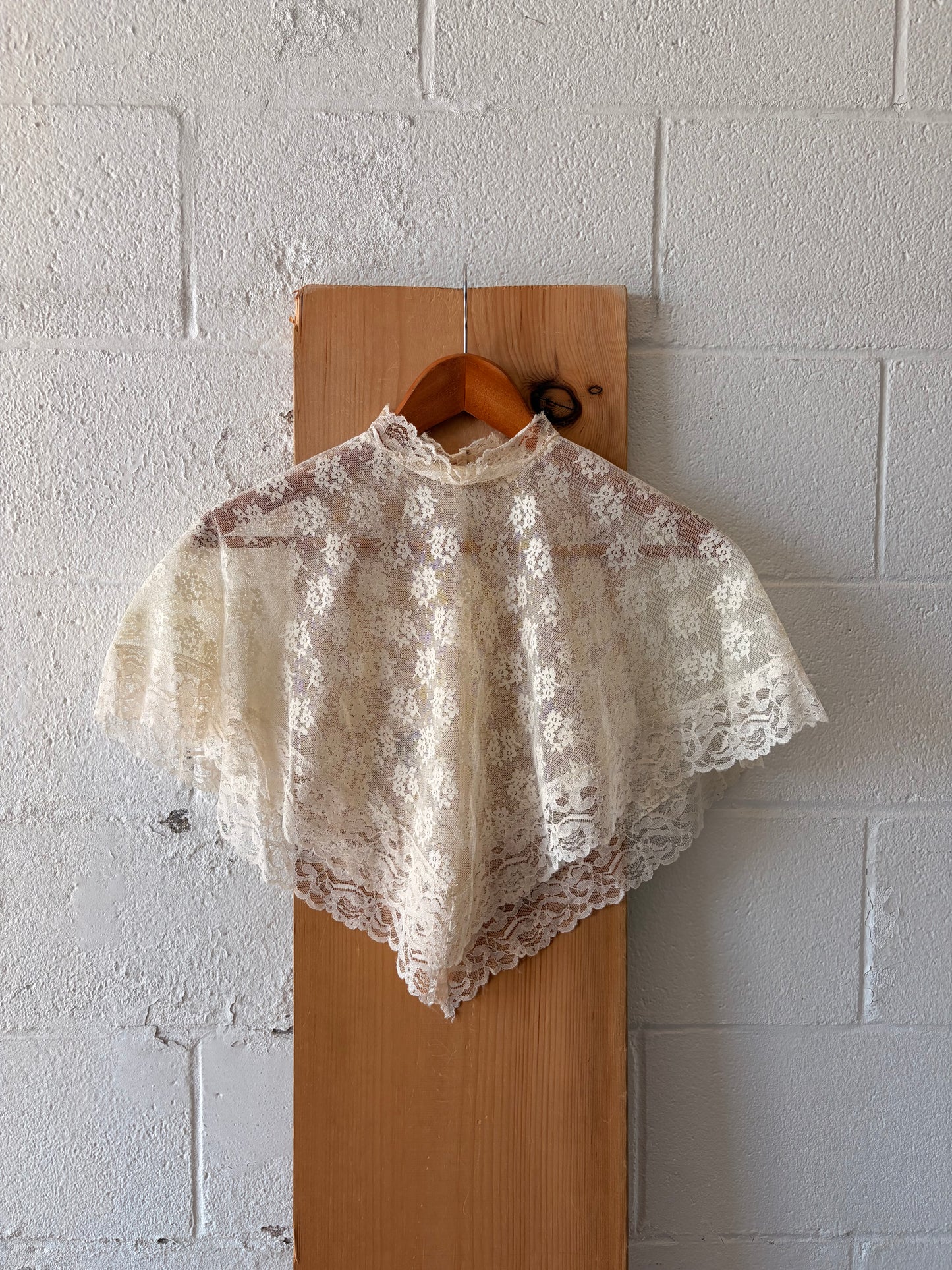 Lace Poncho / Cape