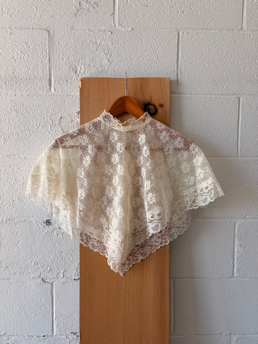 Lace Poncho / Cape