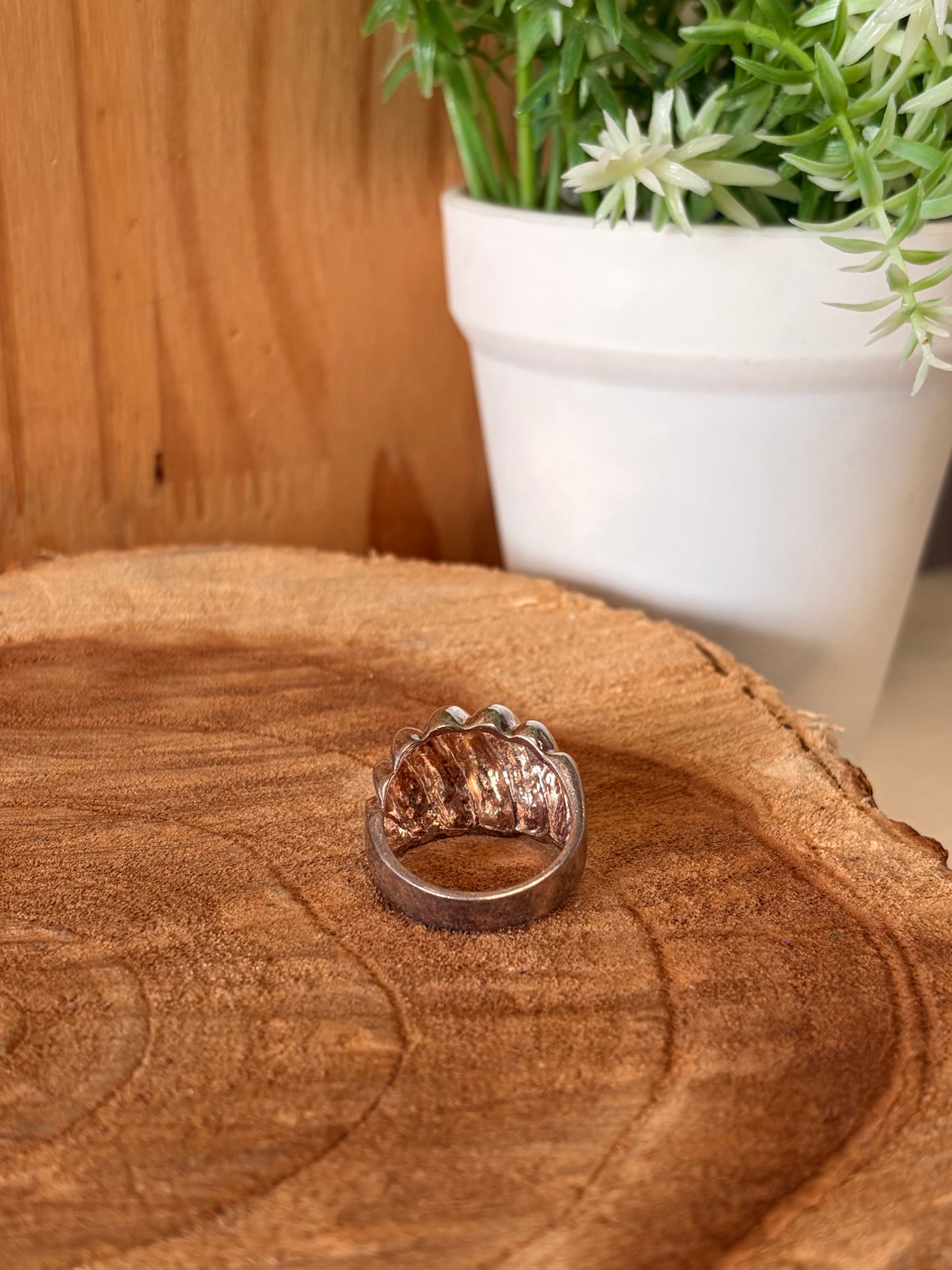 925 Sterling Silver Ribbed Dome Ring : Size 8.5