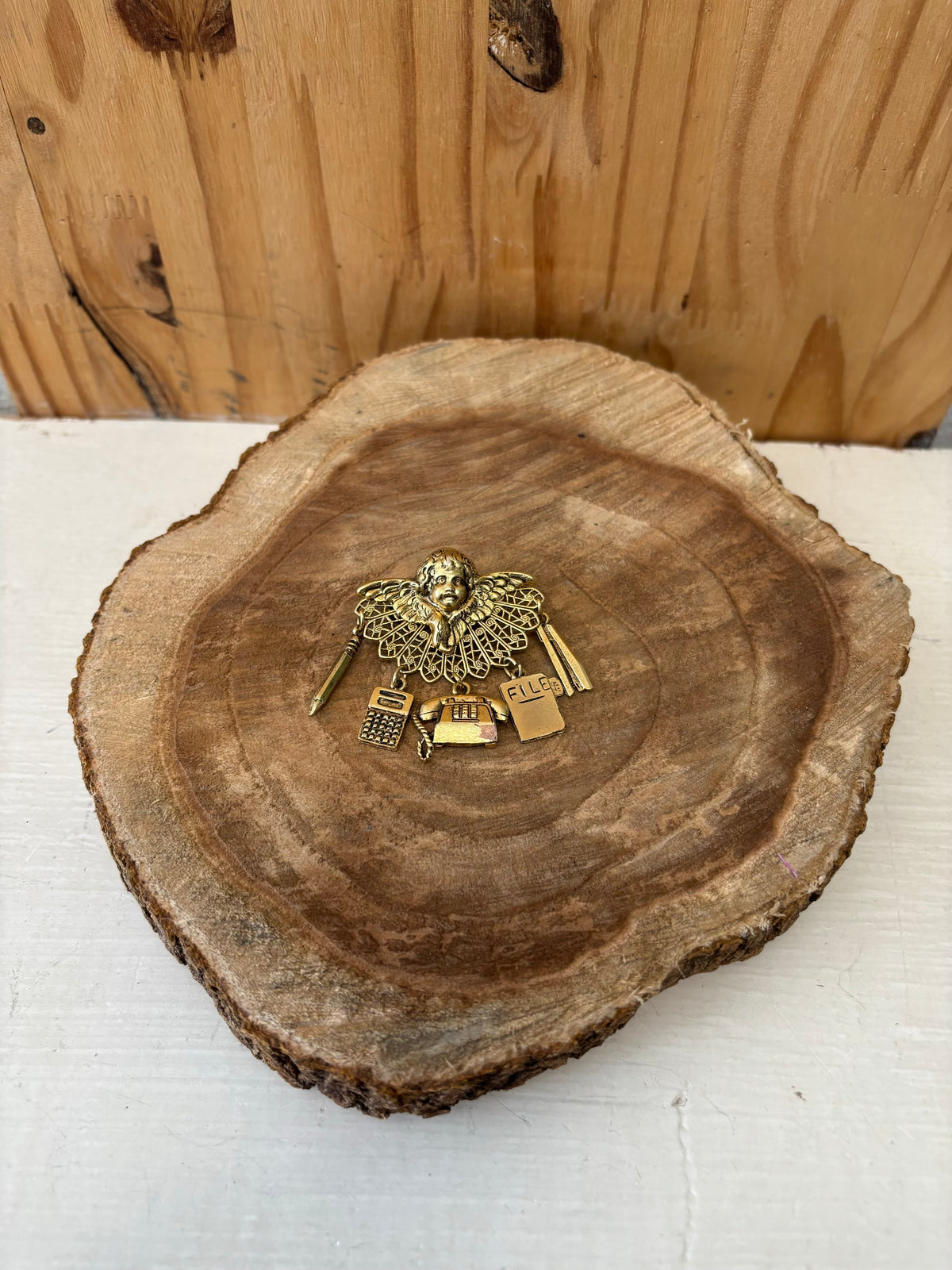 Vtg Gold Tone Cherub Pin
