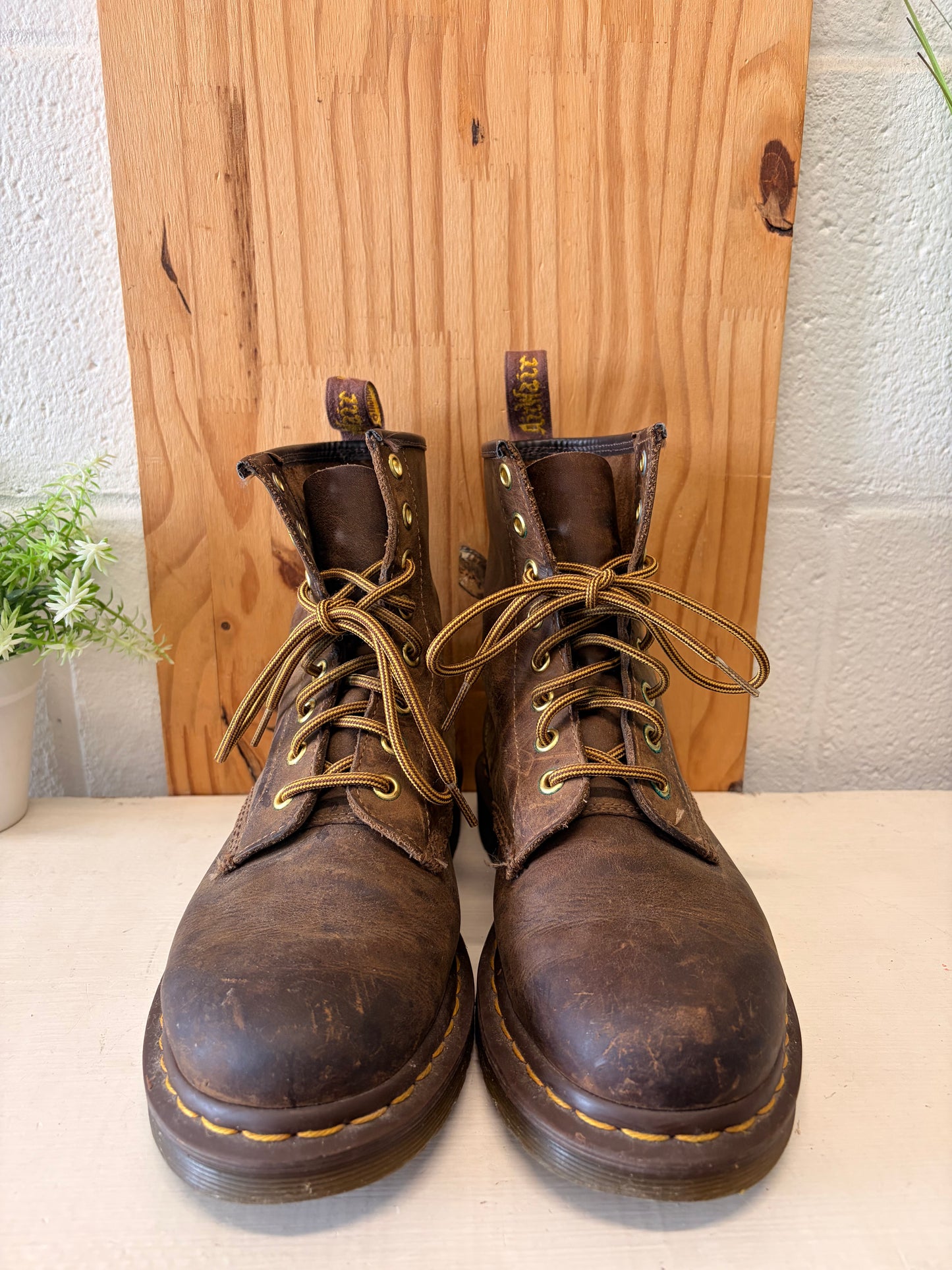 Dr. Marten Brown Boots : 6M