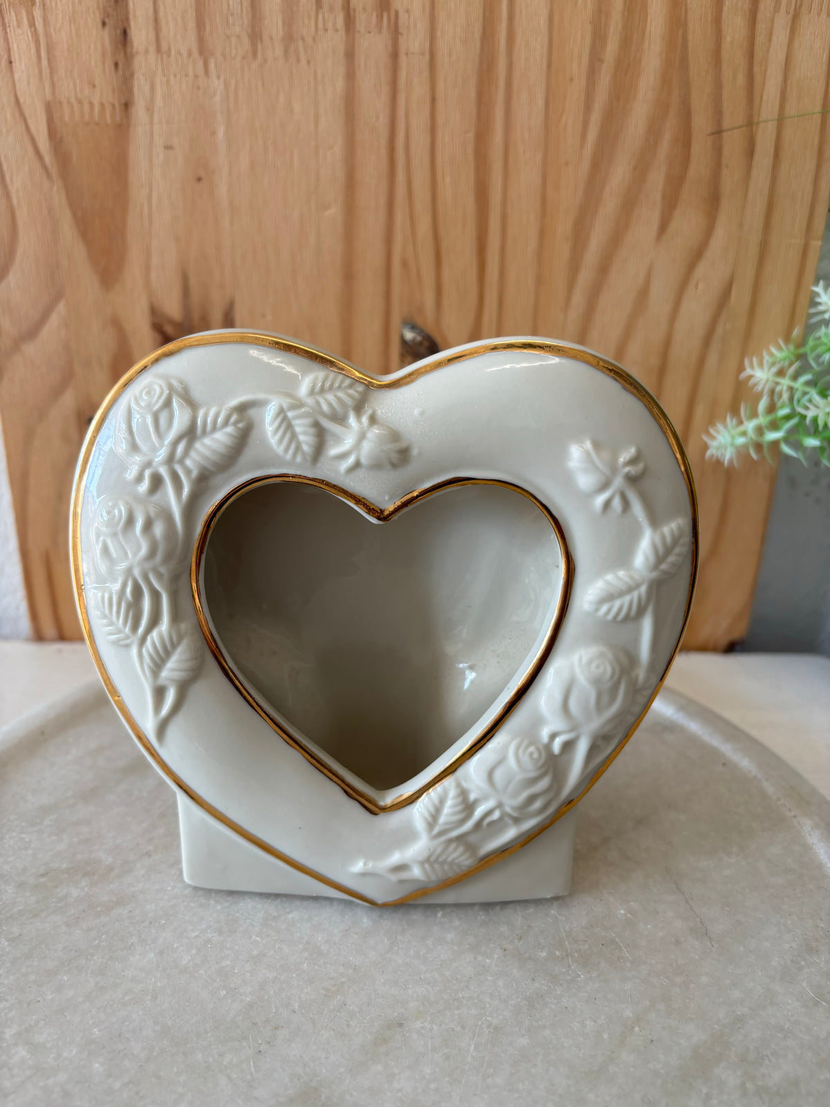Porcelain Heart Picture Frame (Local Pickup Only)
